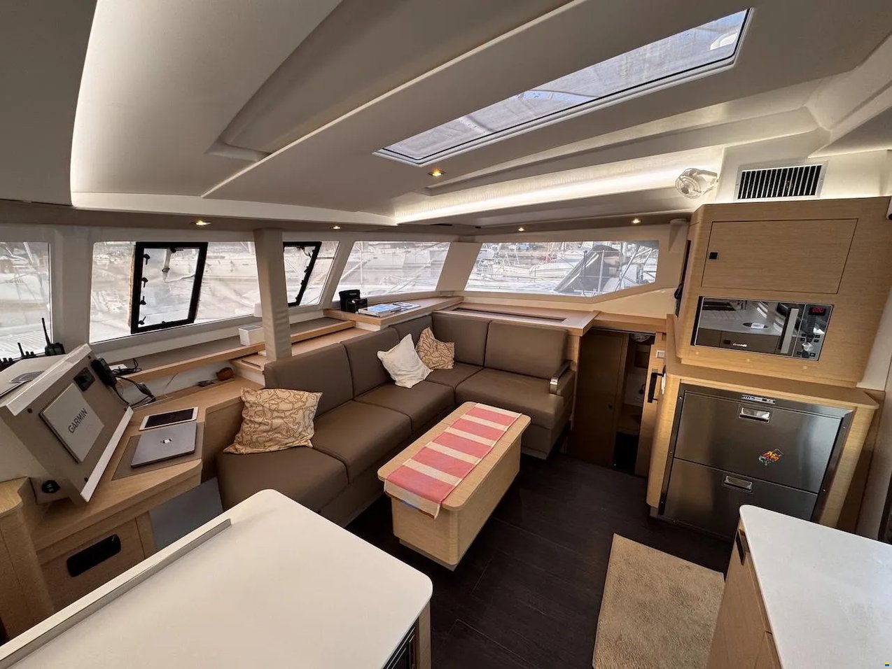 Fountaine Pajot Astrea 42 Maestro — photo 8