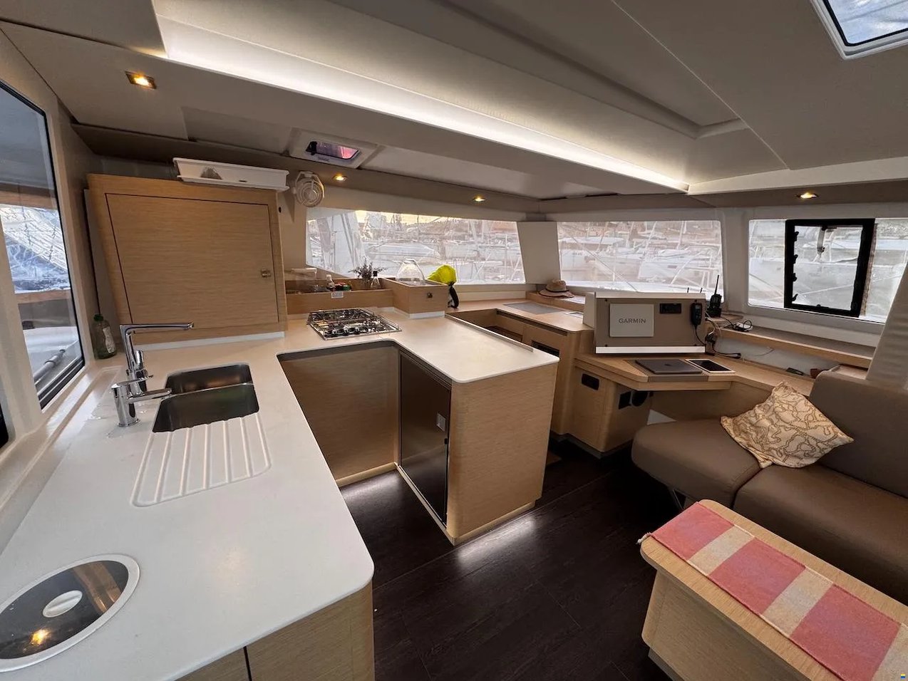 Fountaine Pajot Astrea 42 Maestro — photo 9