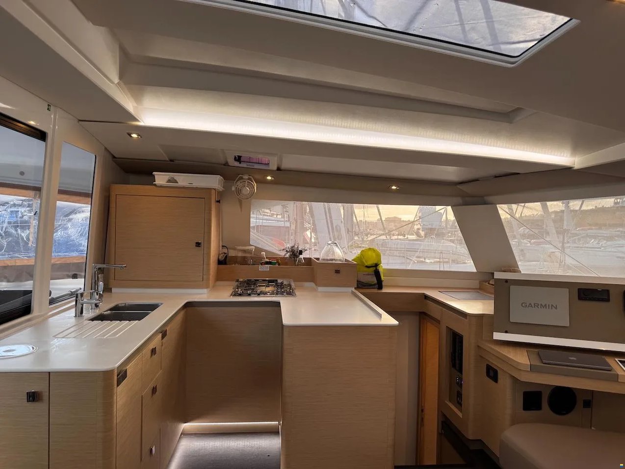 Fountaine Pajot Astrea 42 Maestro — photo 10