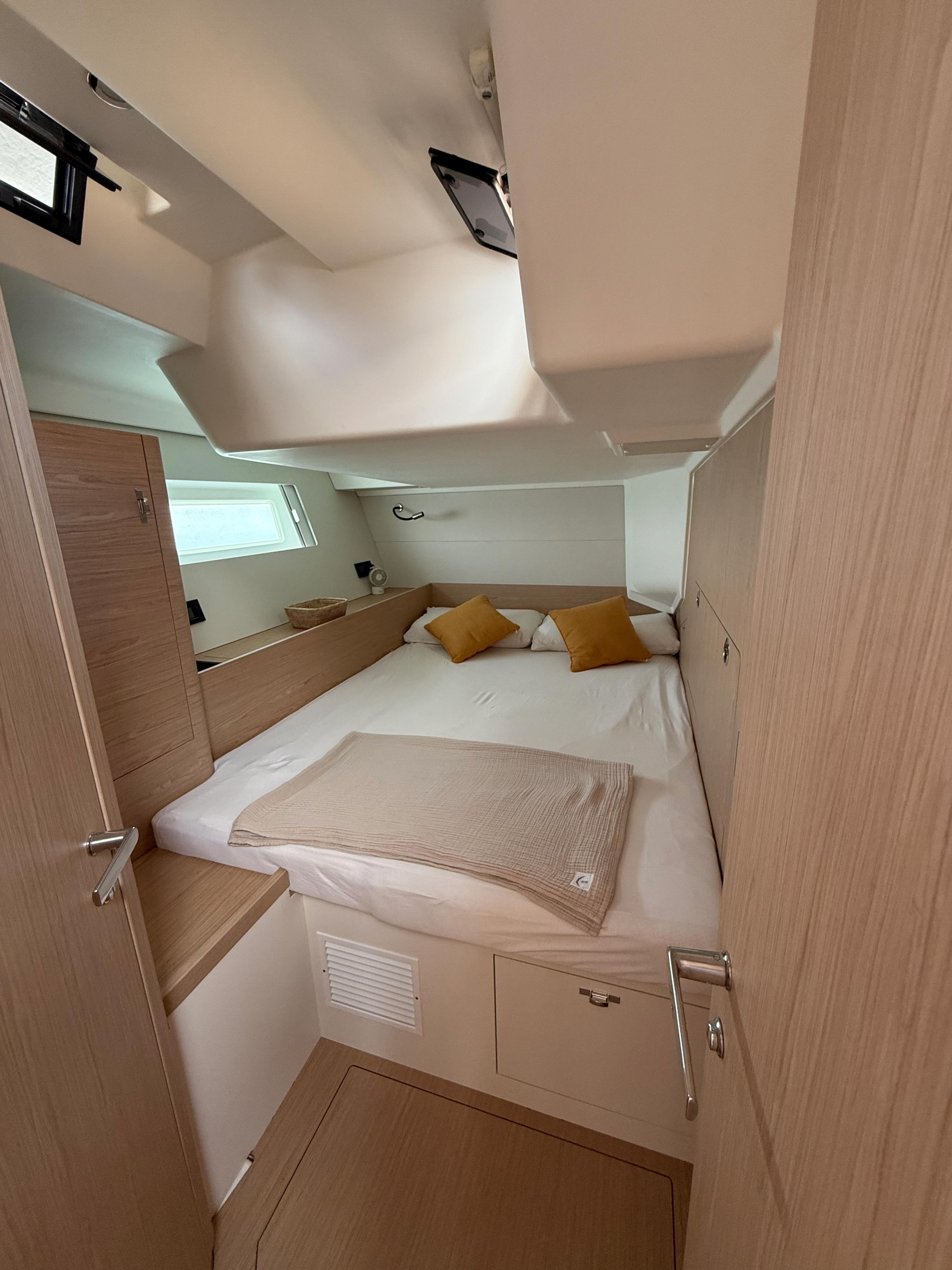 First 53 - 3 + 1 cab. — photo 6