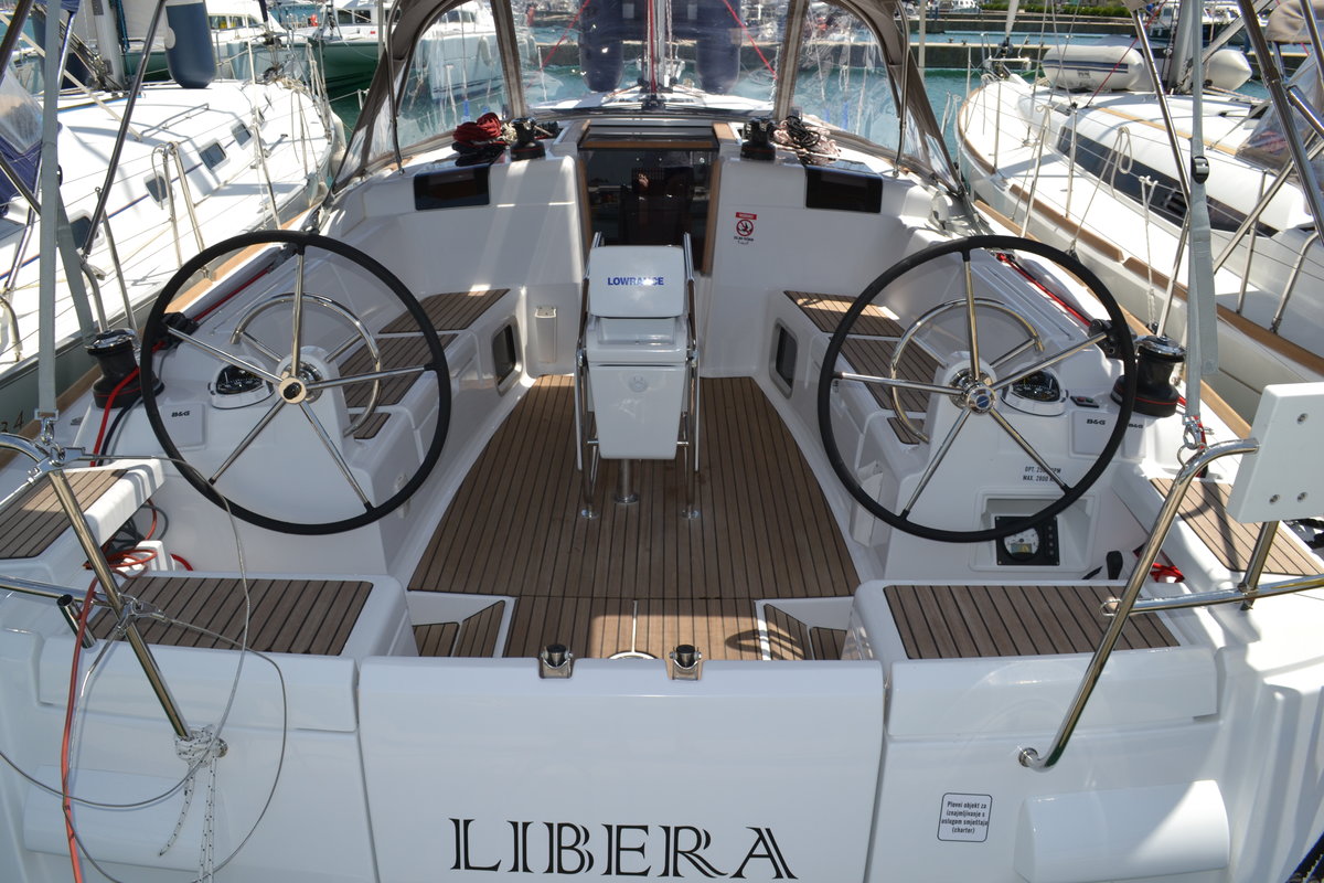 Sun Odyssey 439 — photo 1