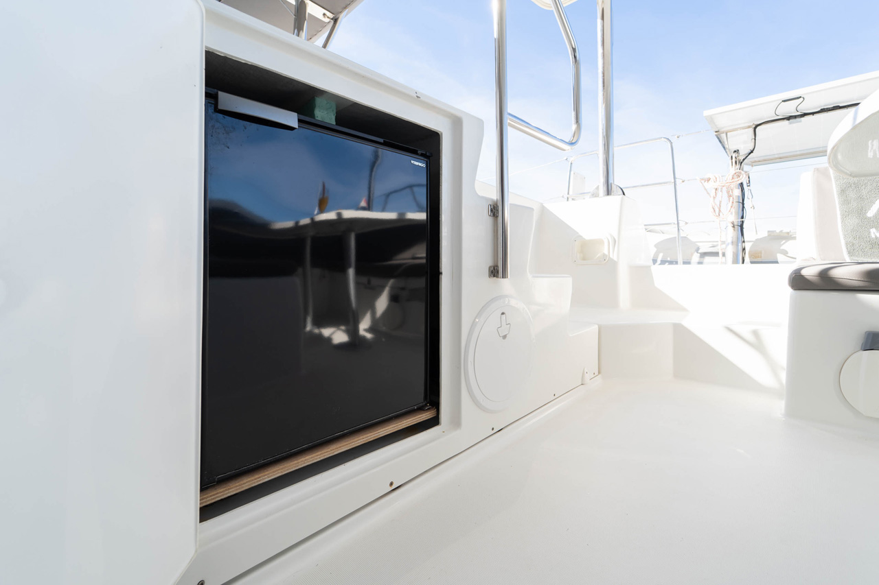 Lagoon 421 - 4 + 1 cab. — photo 6