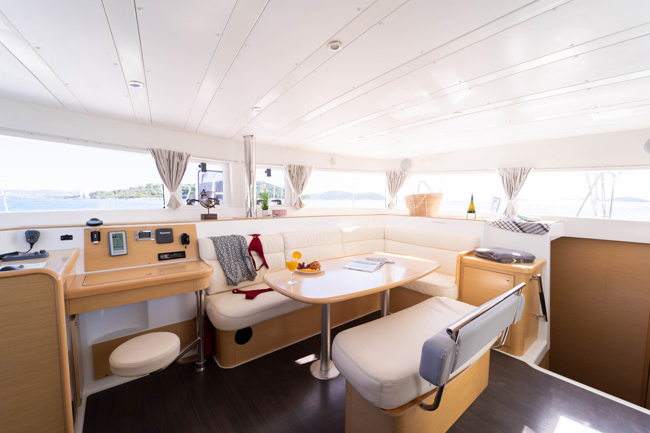 Lagoon 421 - 4 + 1 cab. — photo 13