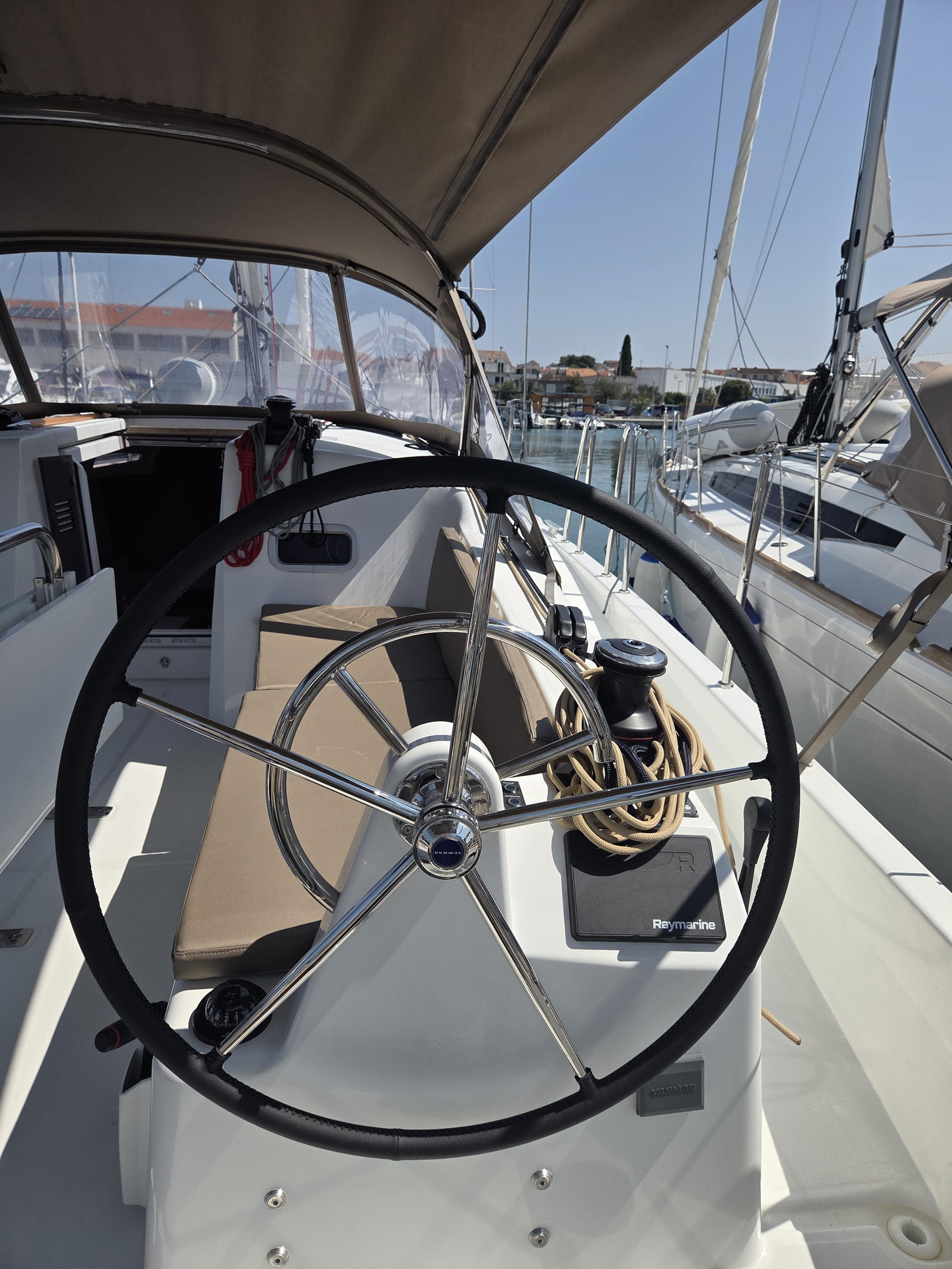 Sun Odyssey 380 - 3 cab. — photo 8