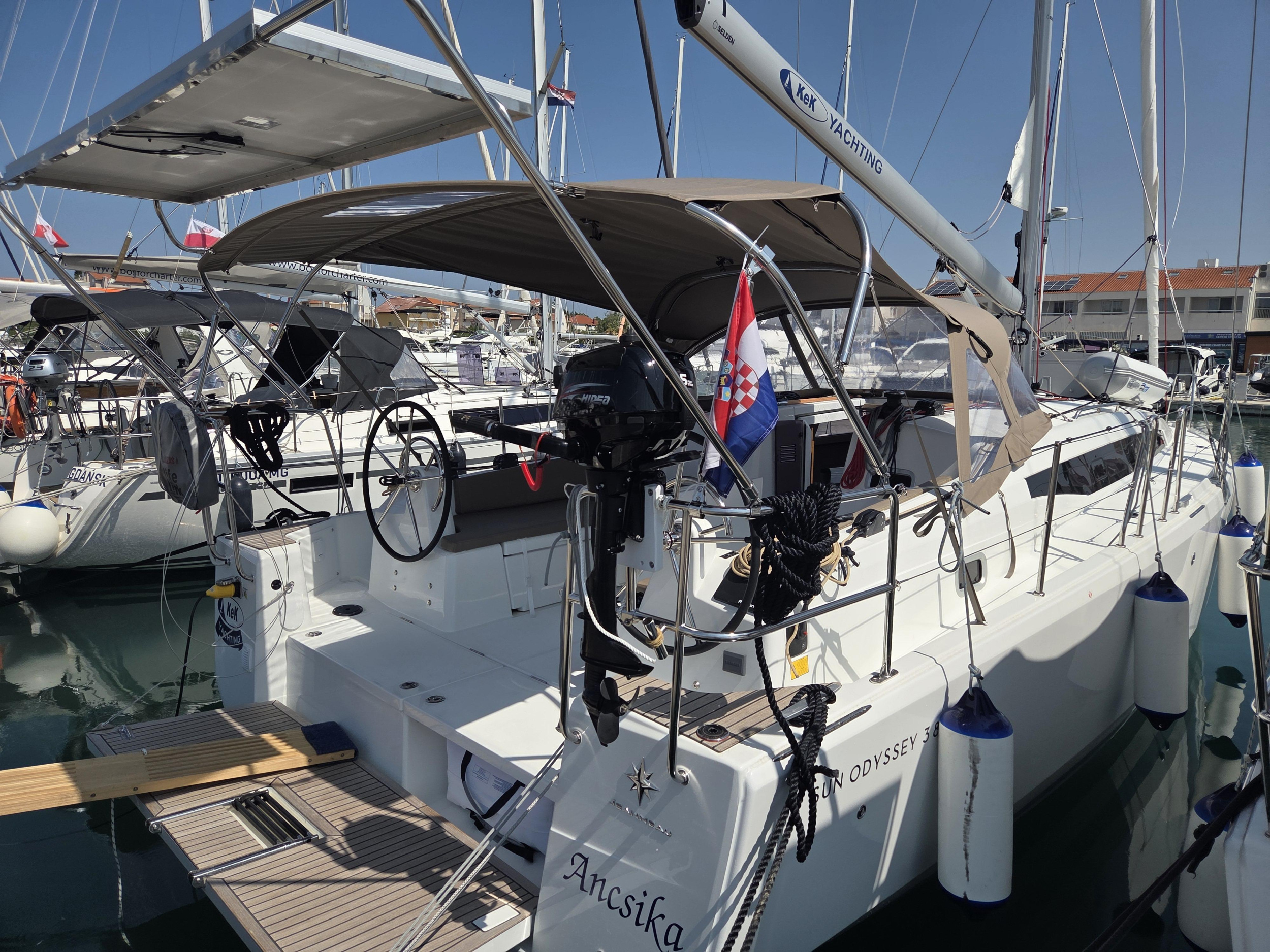 Sun Odyssey 380 - 3 cab. — photo 10