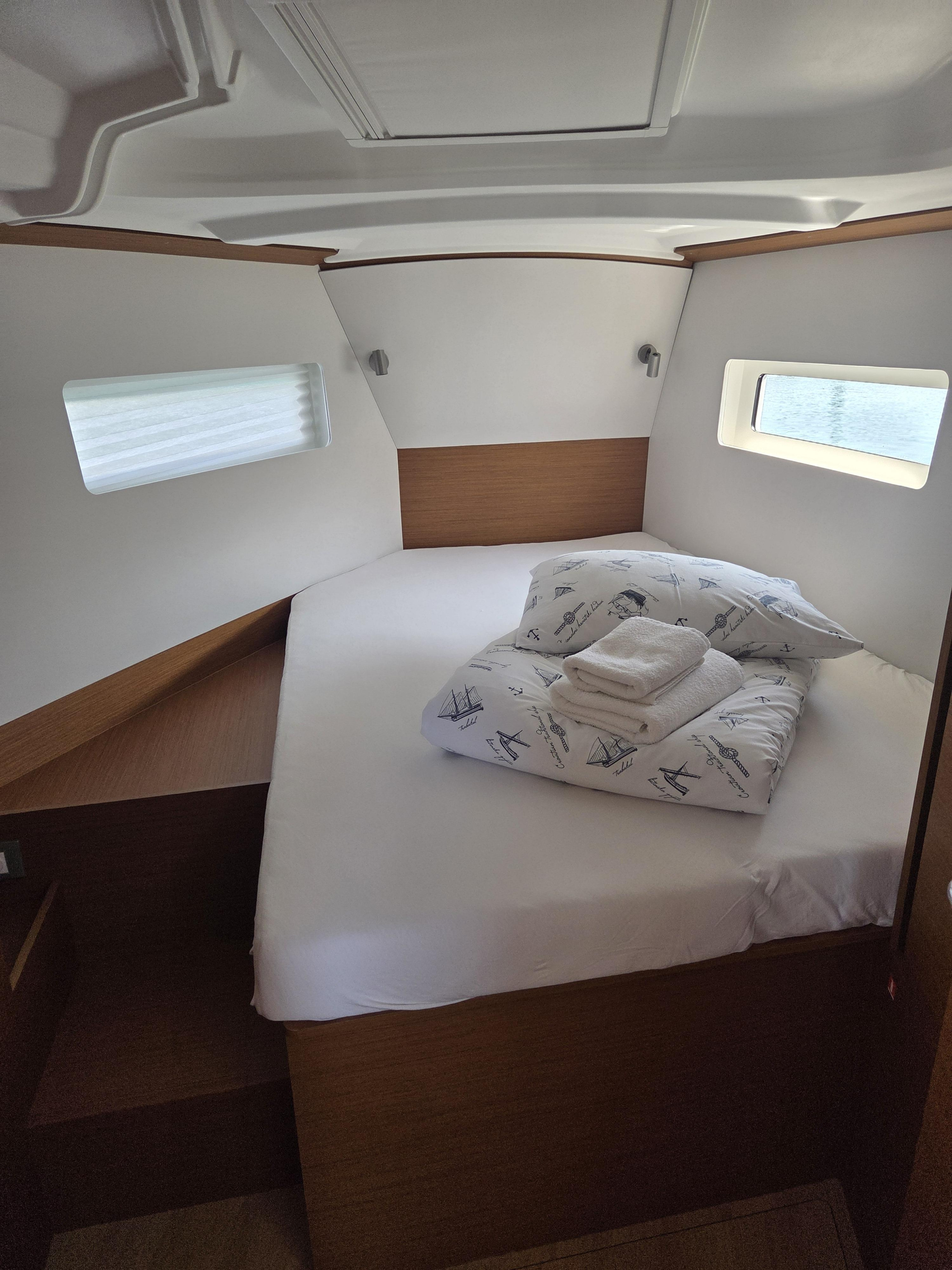 Sun Odyssey 380 - 3 cab. — photo 13