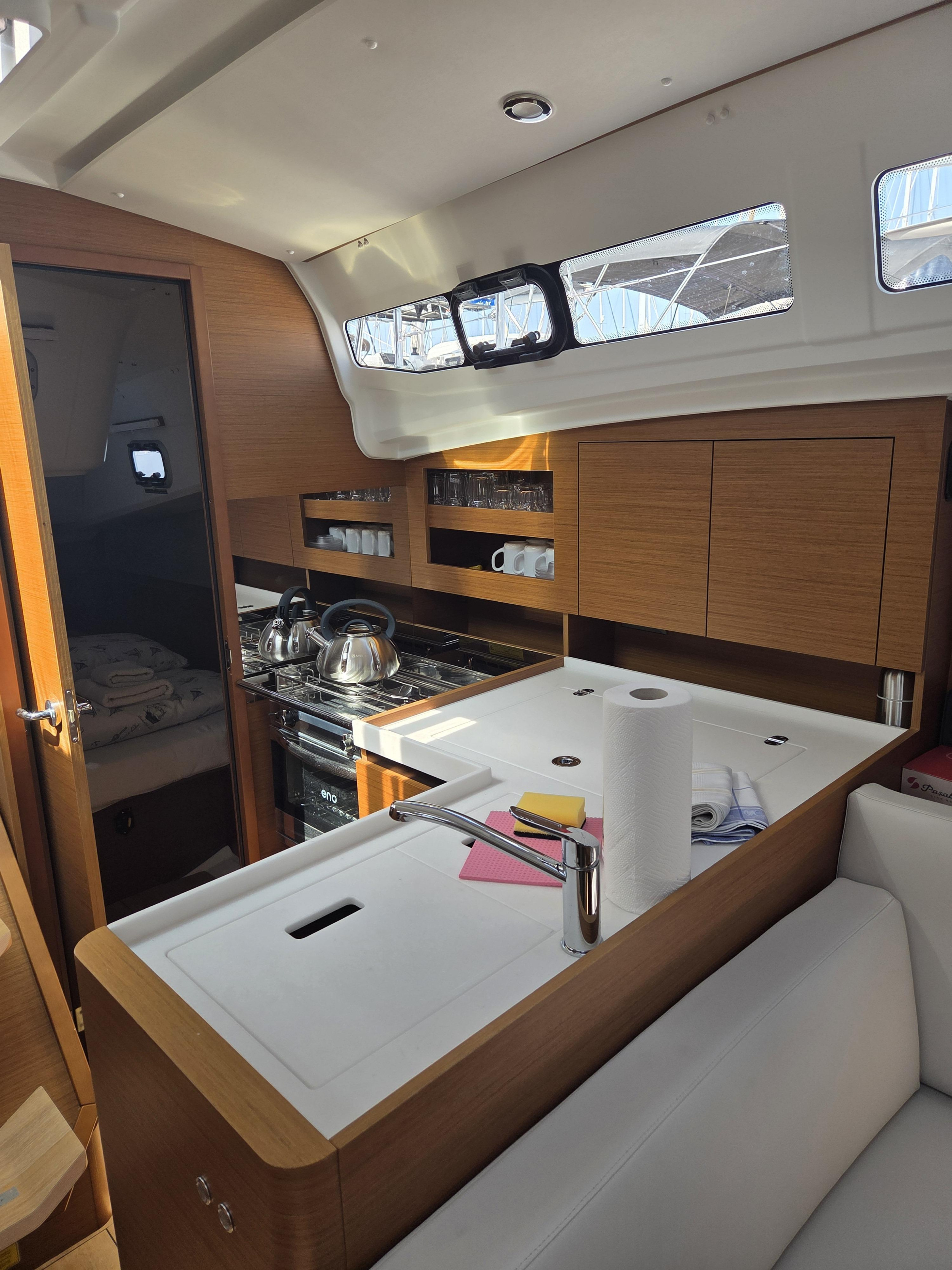 Sun Odyssey 380 - 3 cab. — photo 15