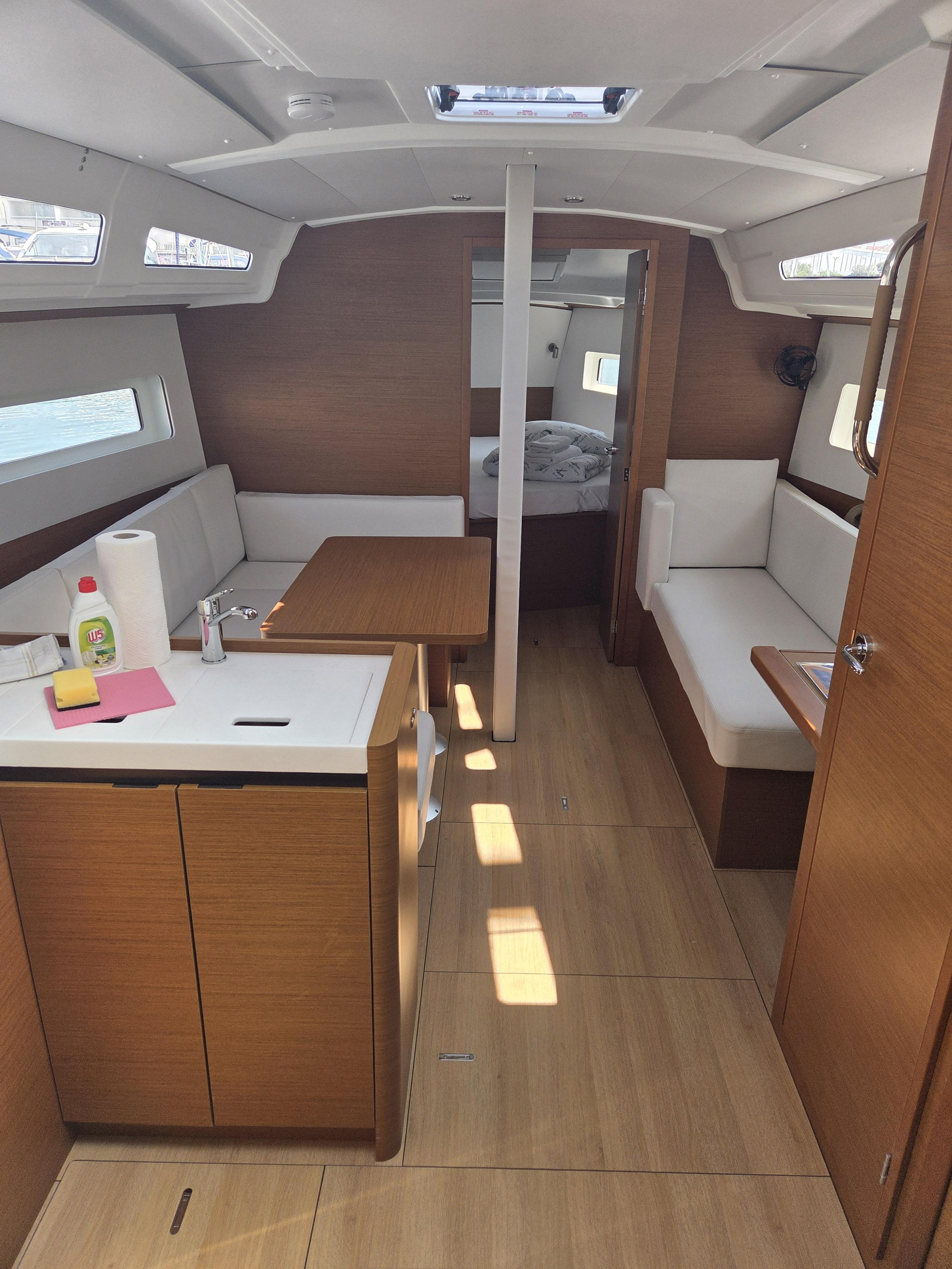 Sun Odyssey 380 - 3 cab. — photo 16
