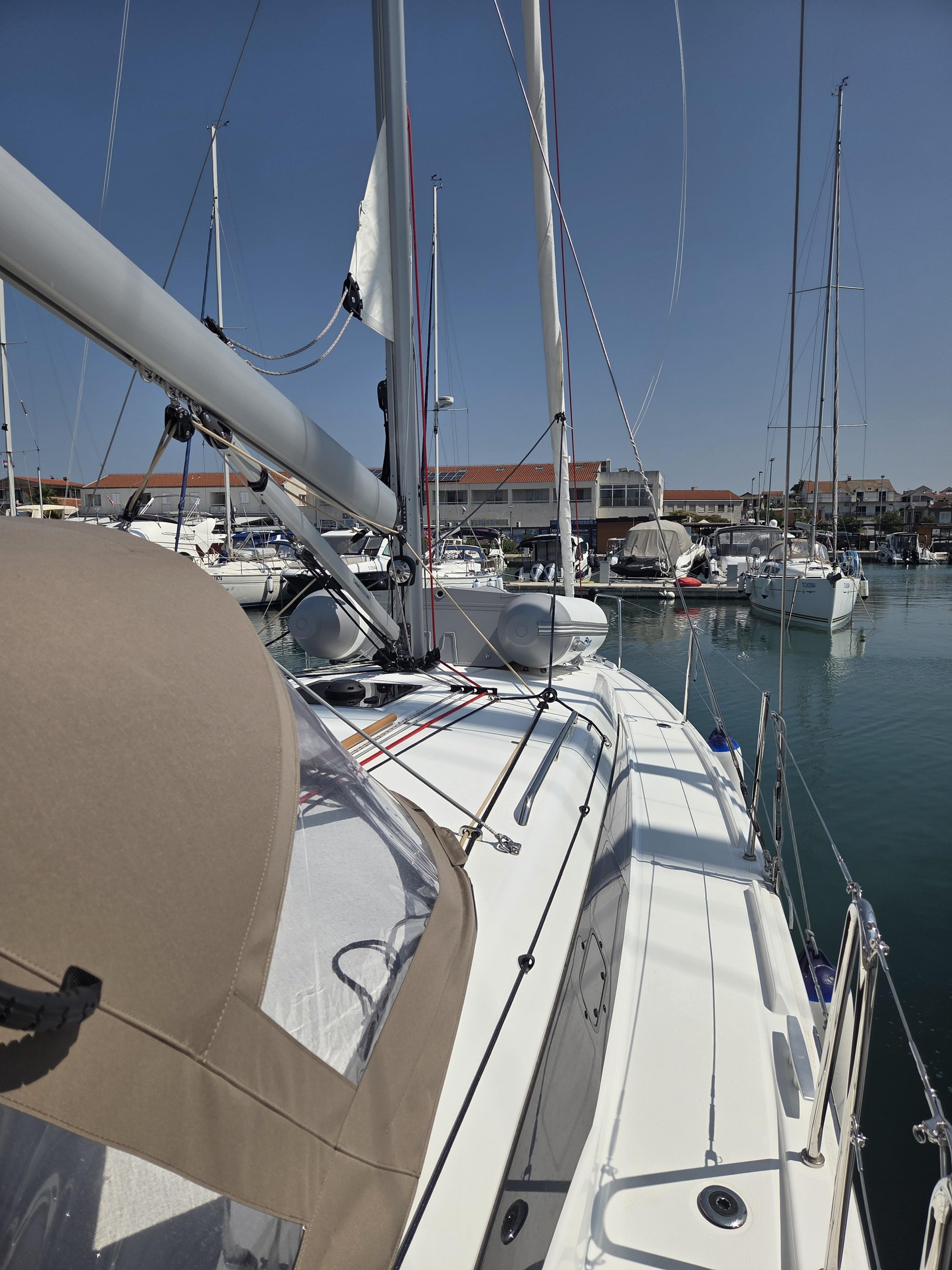 Sun Odyssey 380 - 3 cab. — photo 17
