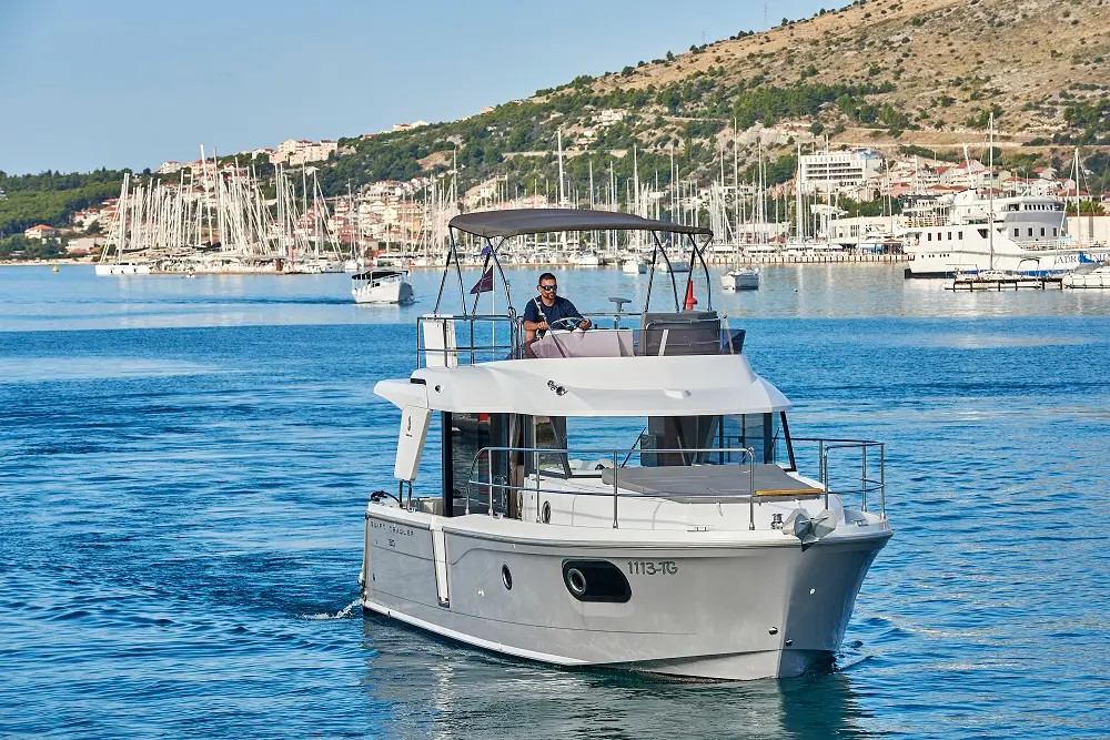 Swift Trawler 30 — photo 8