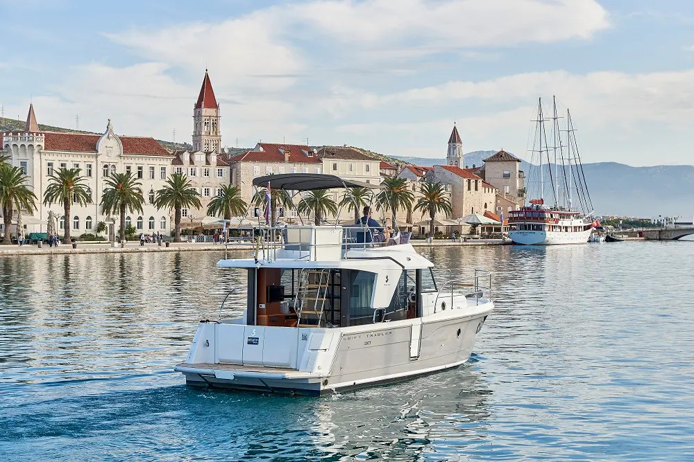 Swift Trawler 30 — photo 10