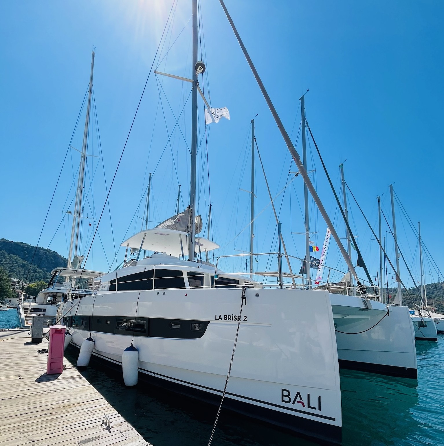 Bali 5.4 - 6 cab. — photo 1