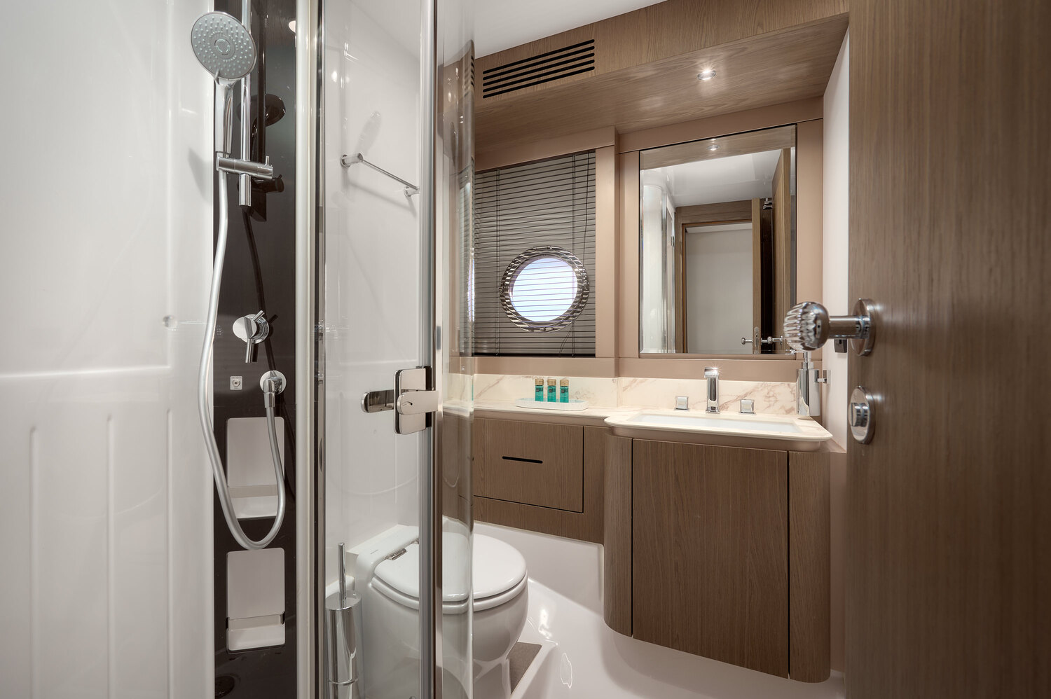 Azimut Magellano 66 — photo 29