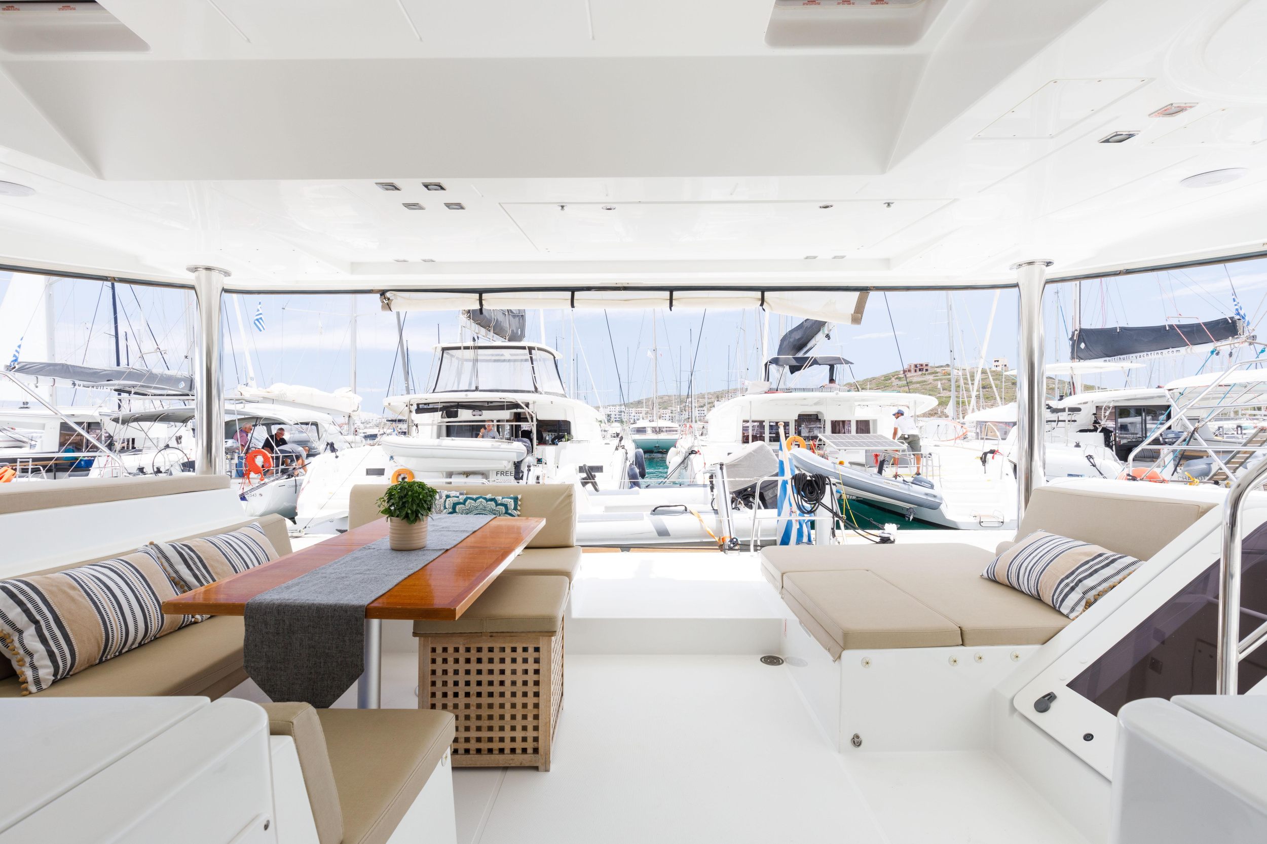 Lagoon 52 - 5 + 2 cab. — photo 12