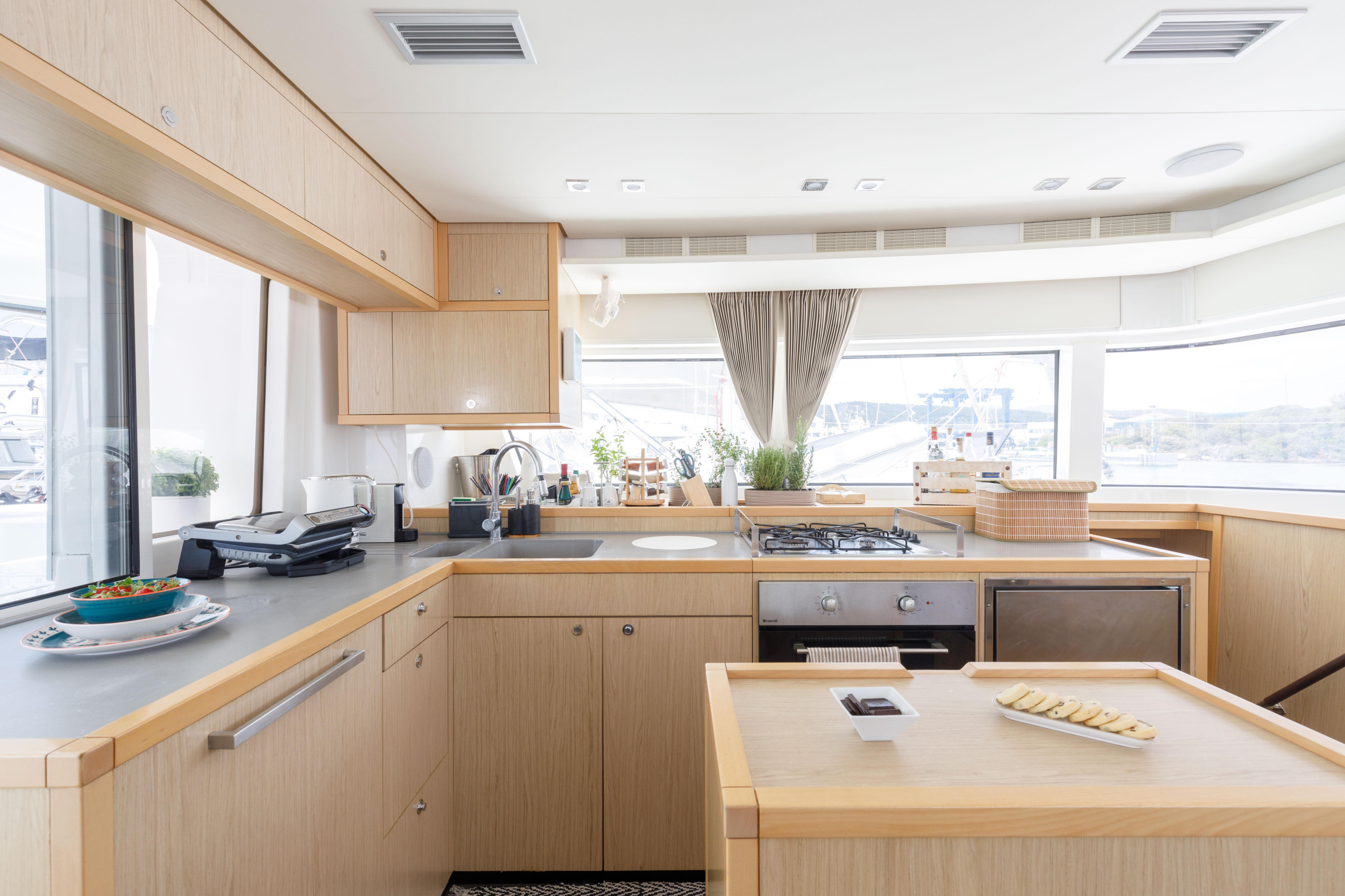 Lagoon 52 - 5 + 2 cab. — photo 18
