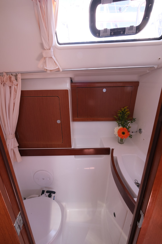 Oceanis 43 Family - 4 cab. — photo 15