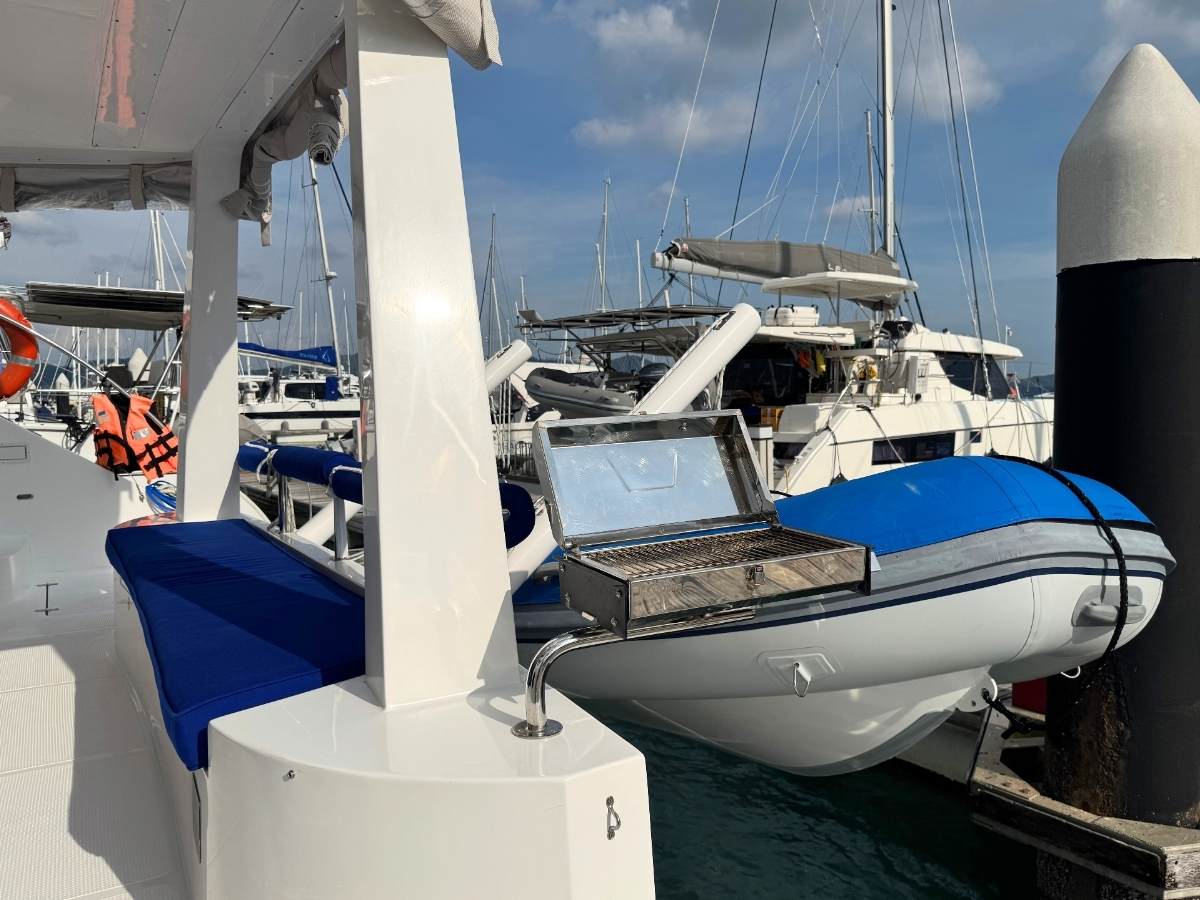 Island Spirit 410 — photo 34