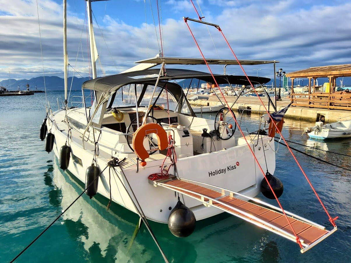 Sun Odyssey 440 - 4 cab. — photo 1