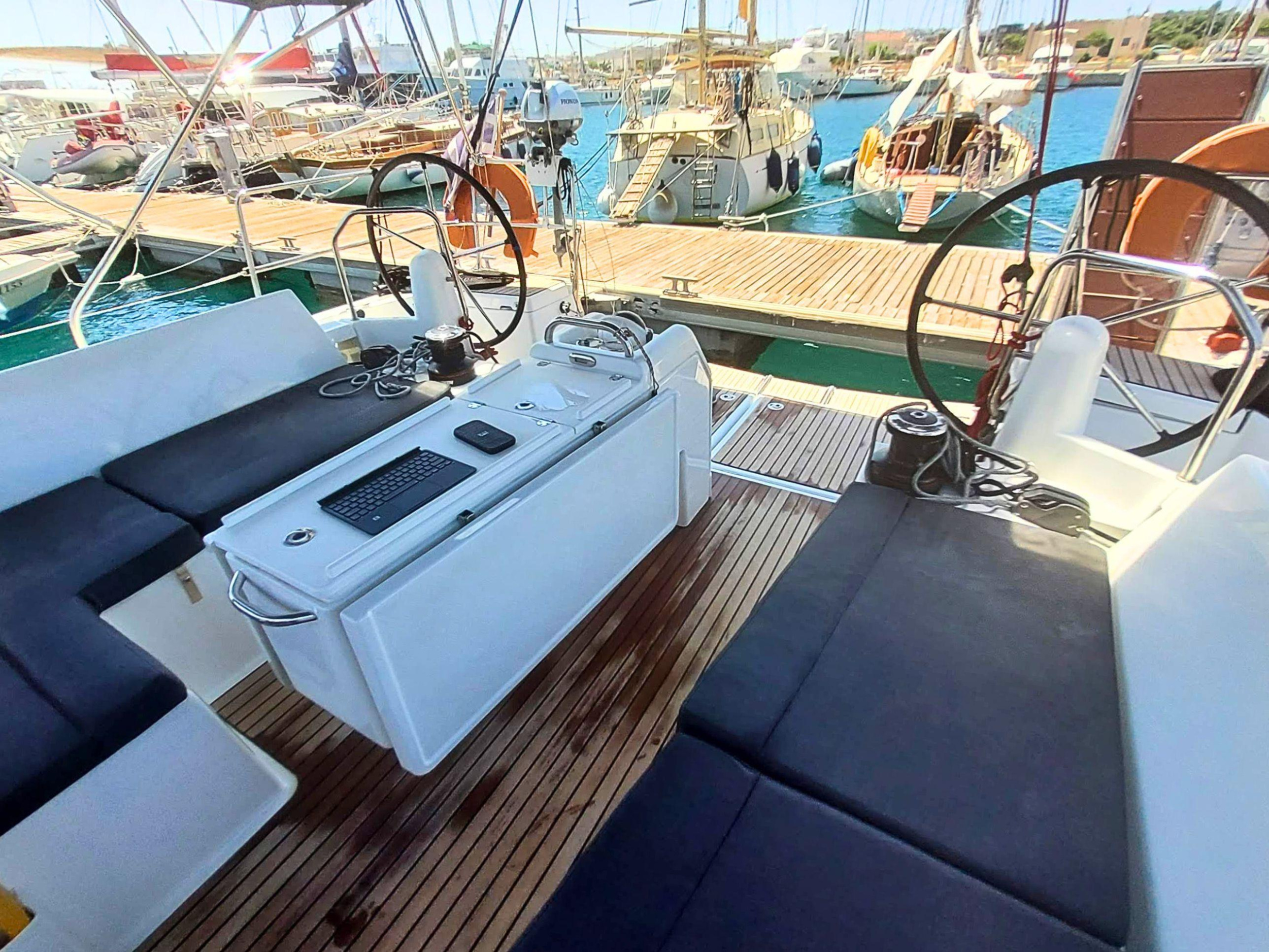 Sun Odyssey 440 - 4 cab. — photo 3