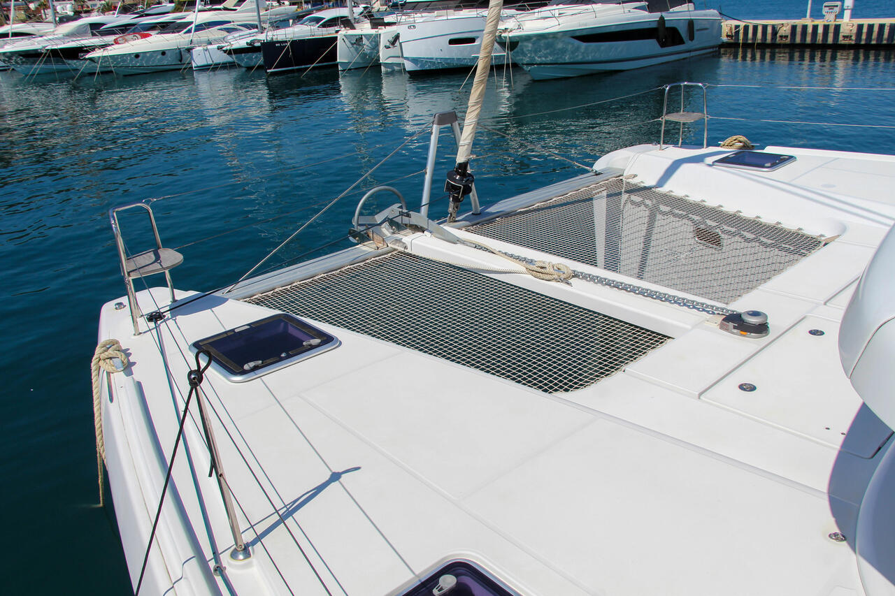 Lagoon 42 - 4 + 2 cab. — photo 7