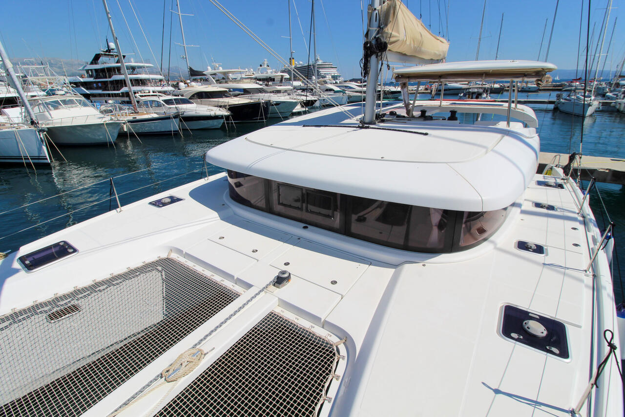Lagoon 42 - 4 + 2 cab. — photo 8