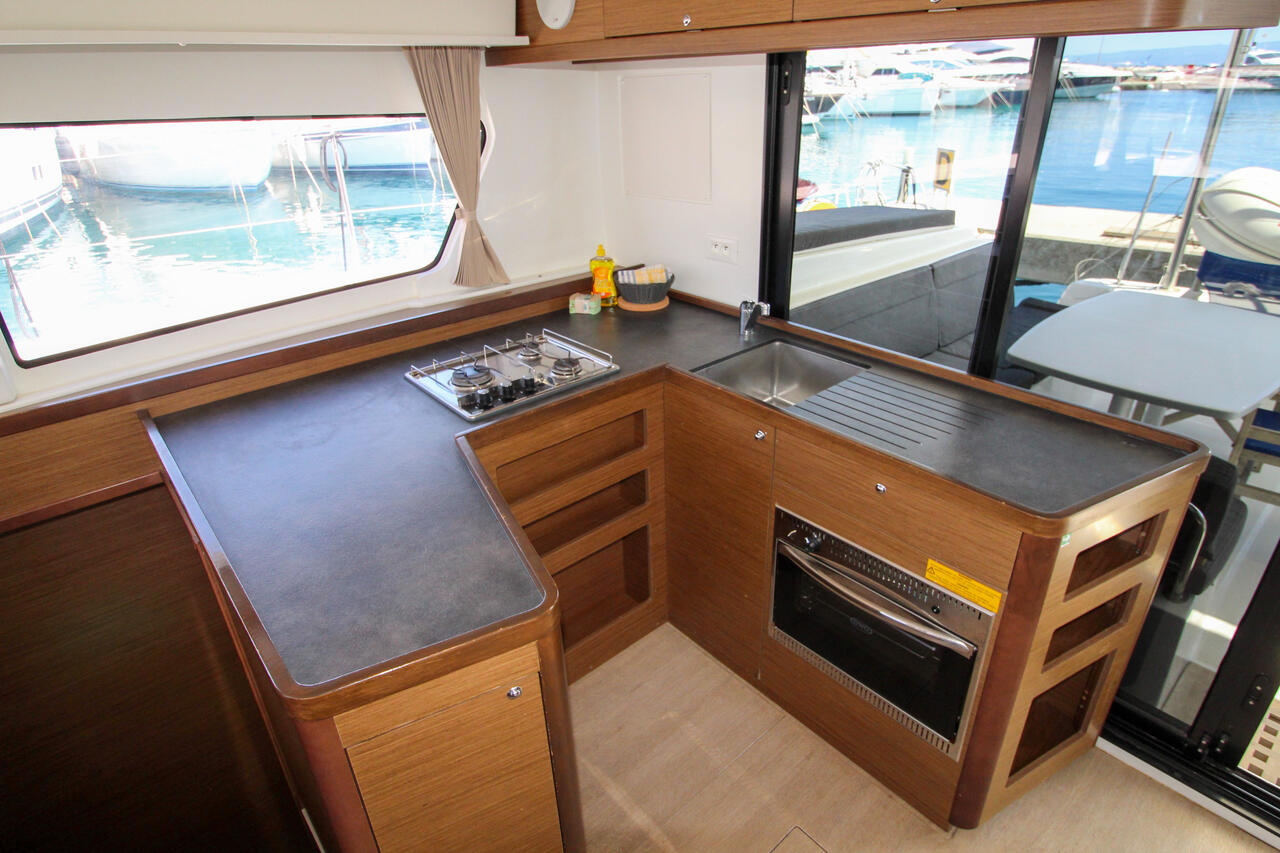 Lagoon 42 - 4 + 2 cab. — photo 14