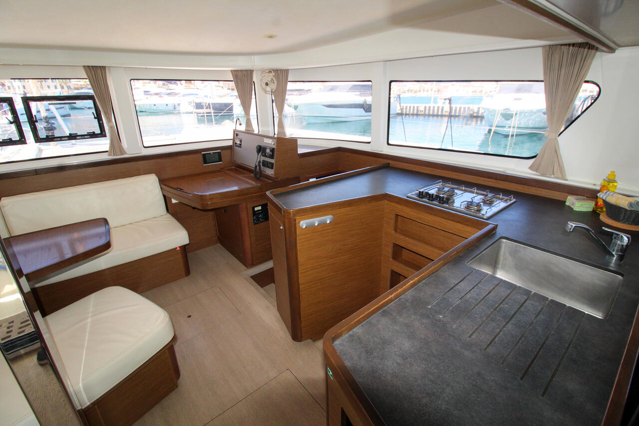 Lagoon 42 - 4 + 2 cab. — photo 15