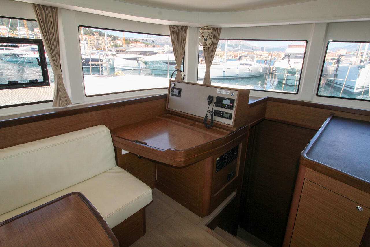 Lagoon 42 - 4 + 2 cab. — photo 16