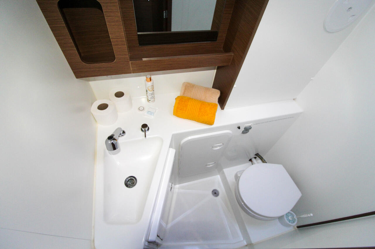 Lagoon 42 - 4 + 2 cab. — photo 21