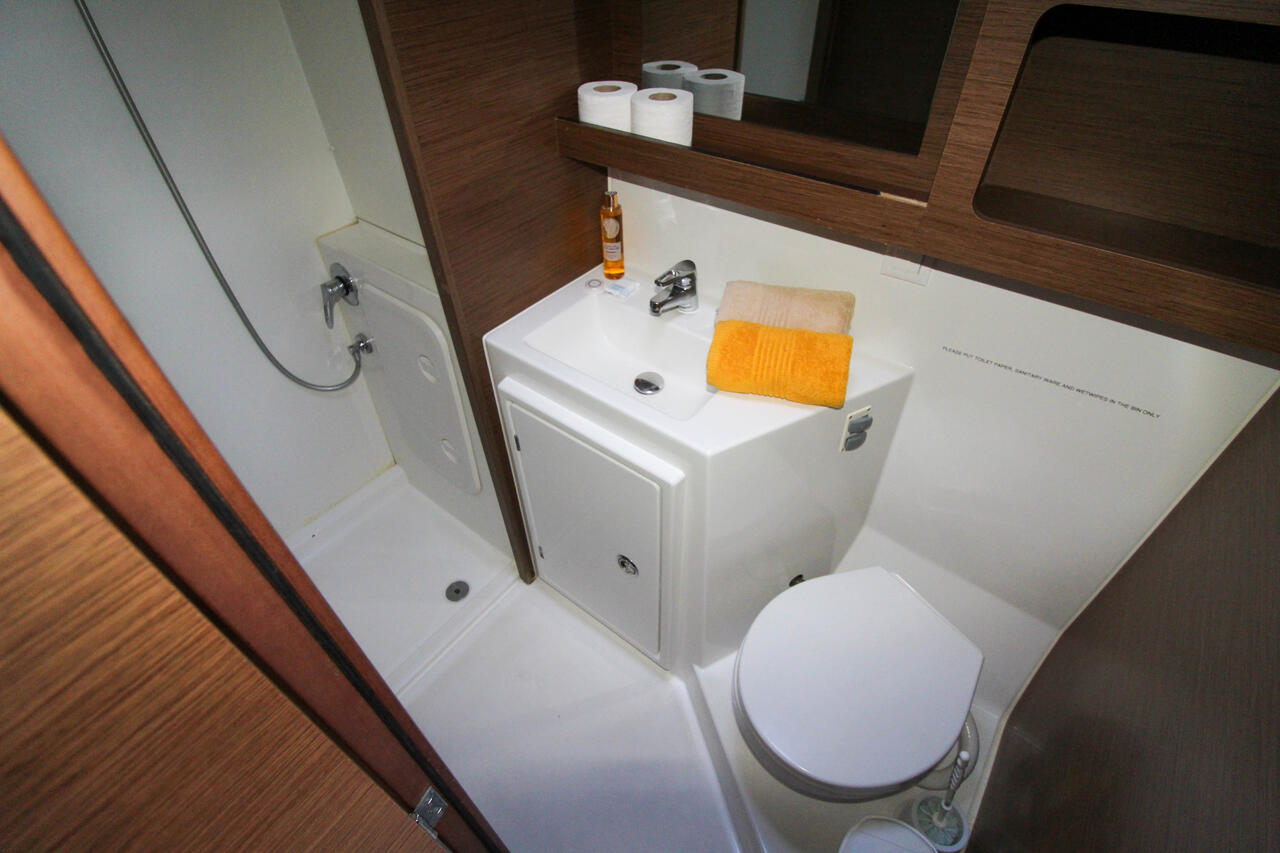 Lagoon 42 - 4 + 2 cab. — photo 22