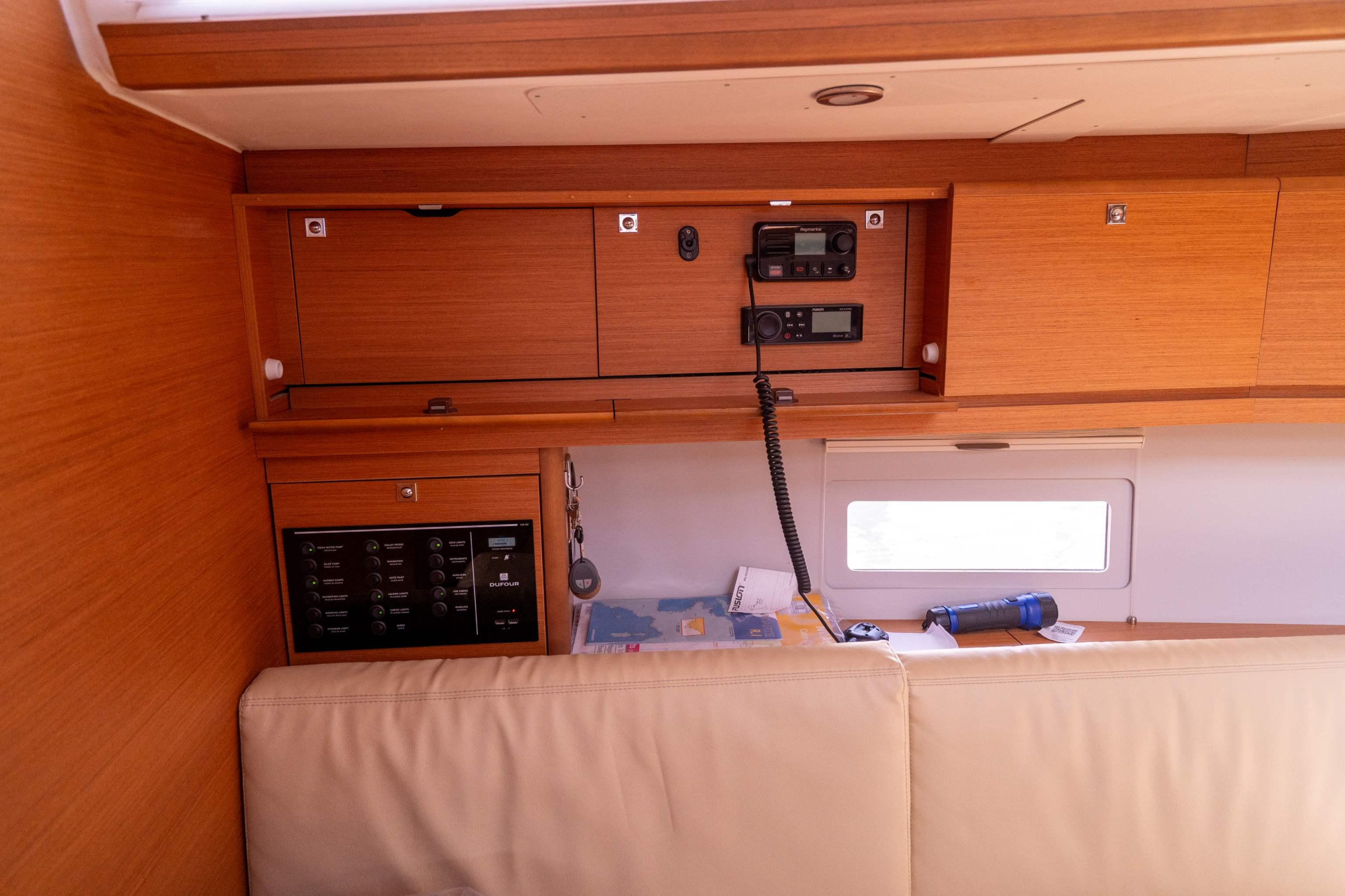 Dufour 430 GL — photo 14