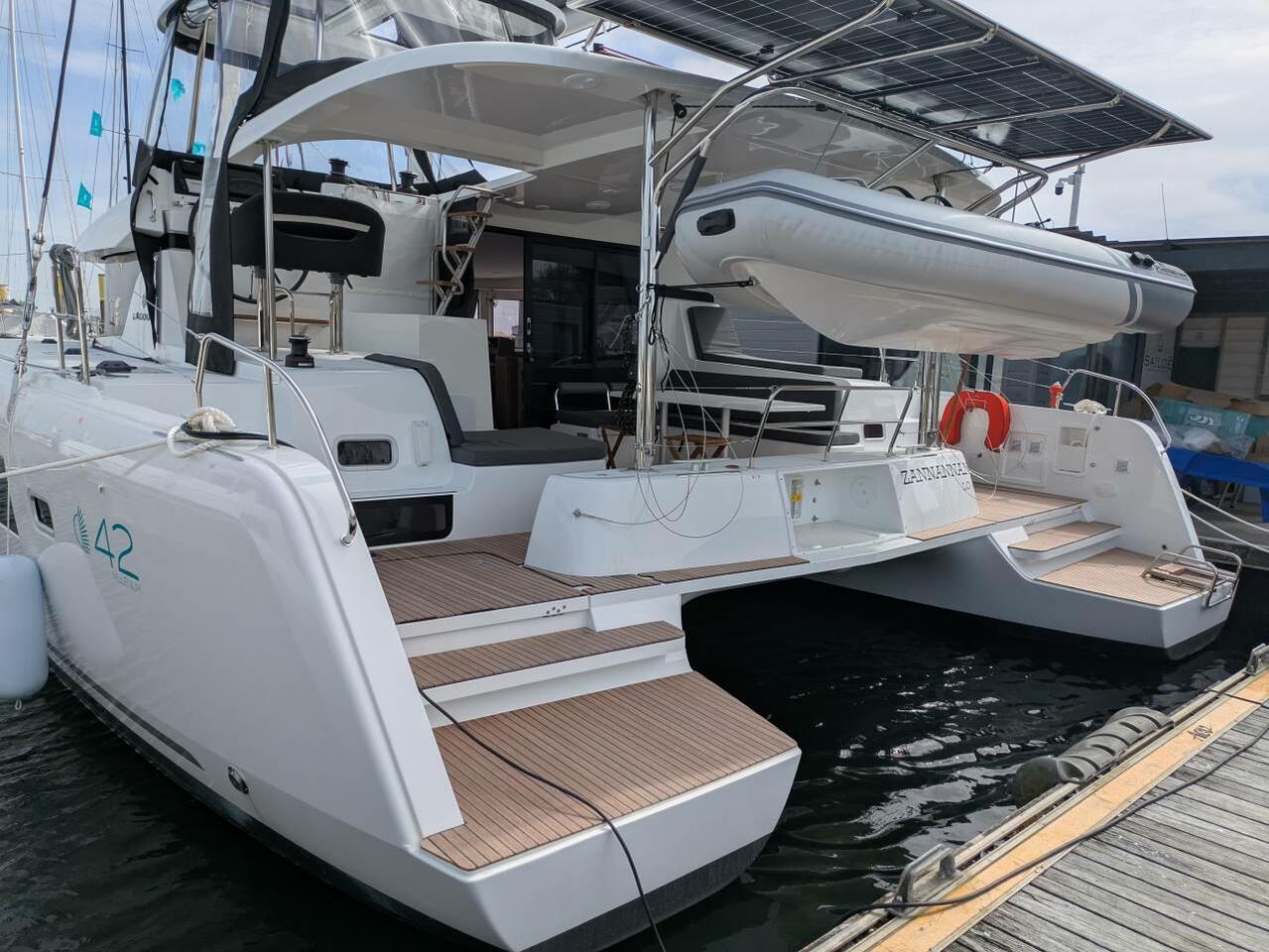 Lagoon 42 - 4 + 2 cab. — photo 3