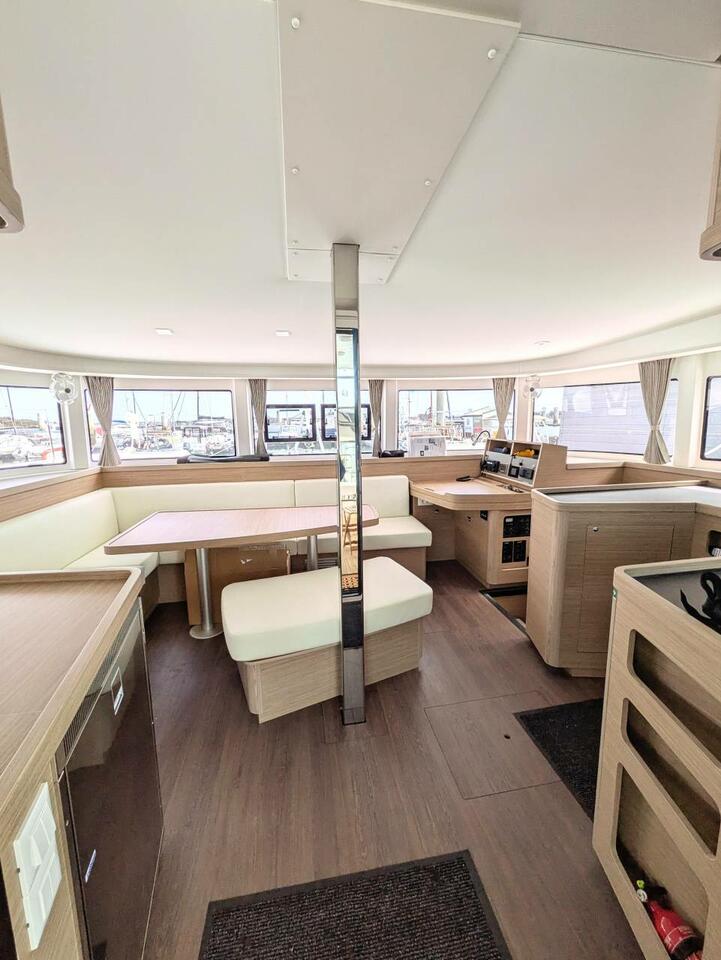 Lagoon 42 - 4 + 2 cab. — photo 7