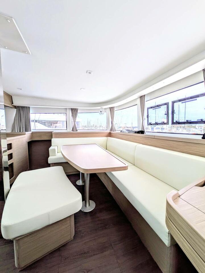 Lagoon 42 - 4 + 2 cab. — photo 9