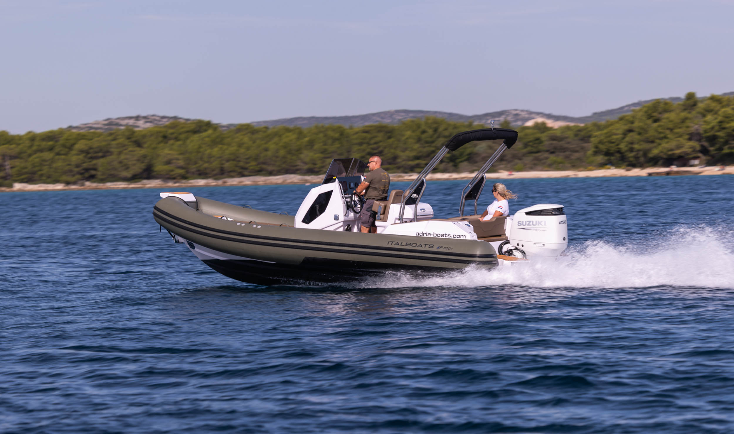 Predator 700 T — photo 2