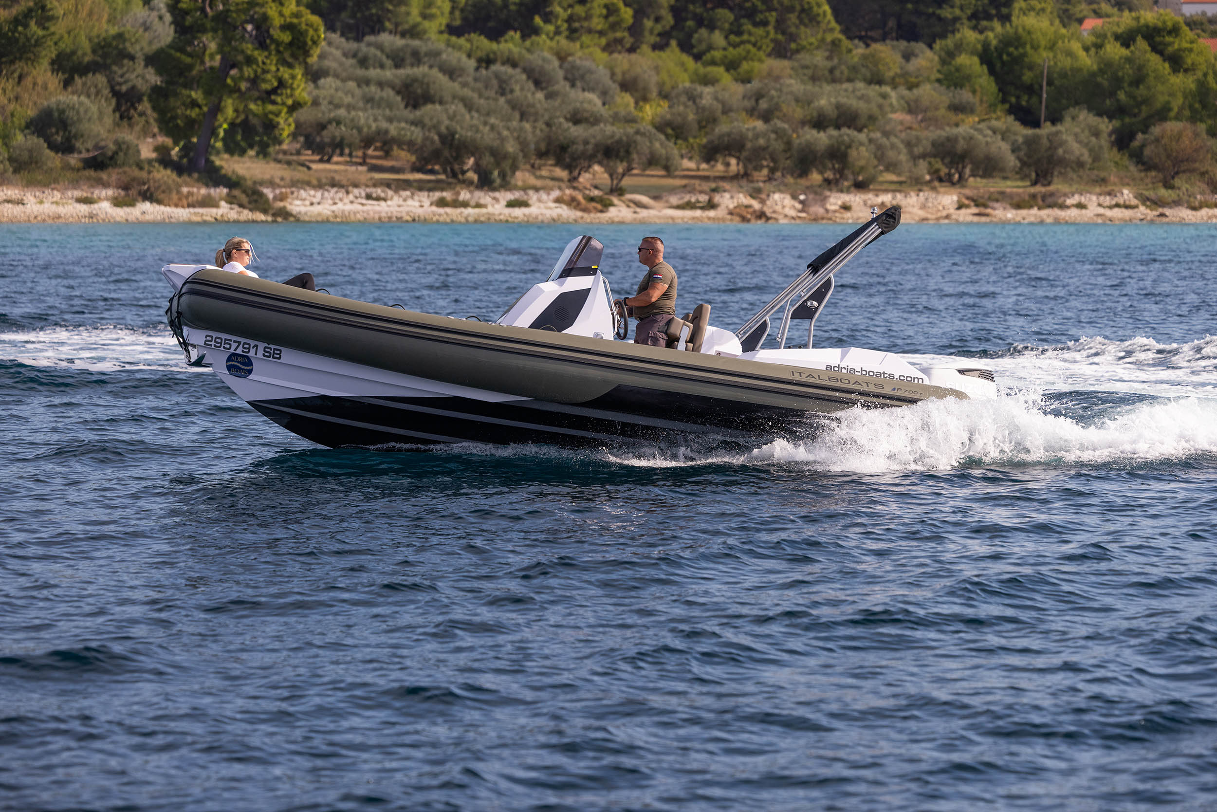 Predator 700 T — photo 3