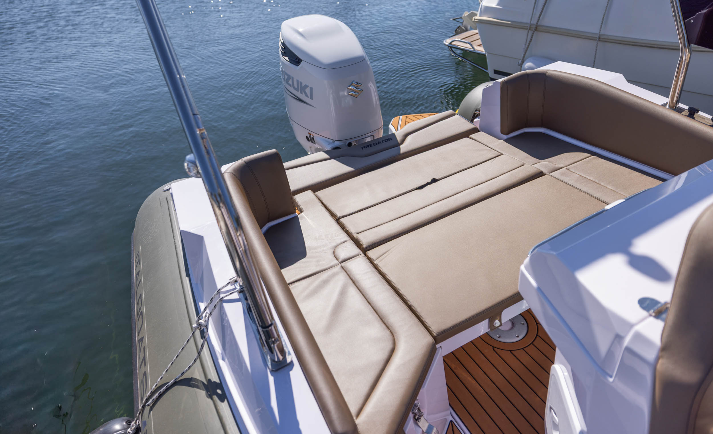 Predator 700 T — photo 8