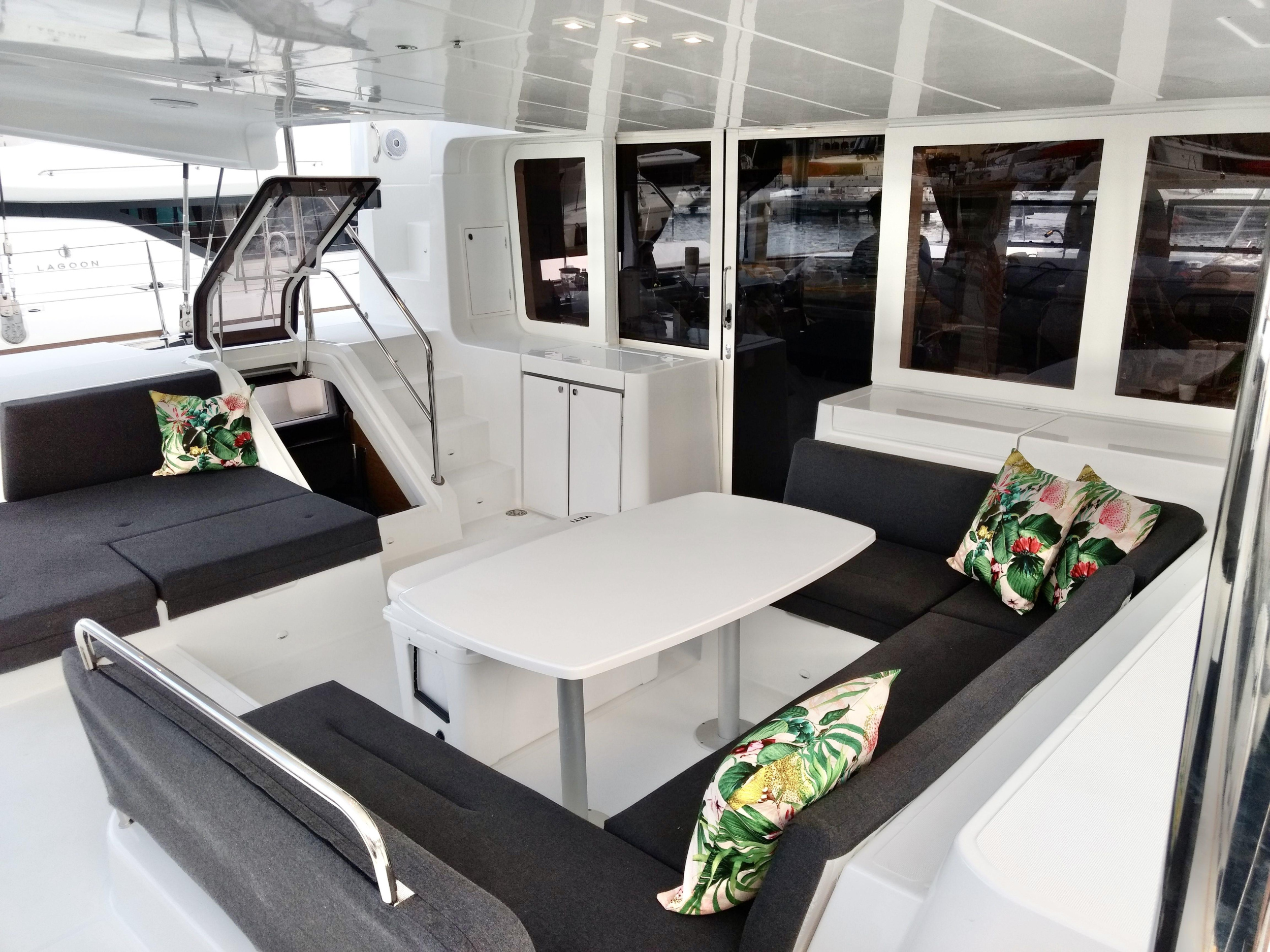 Lagoon 52 - 5 + 1 cab. — photo 3