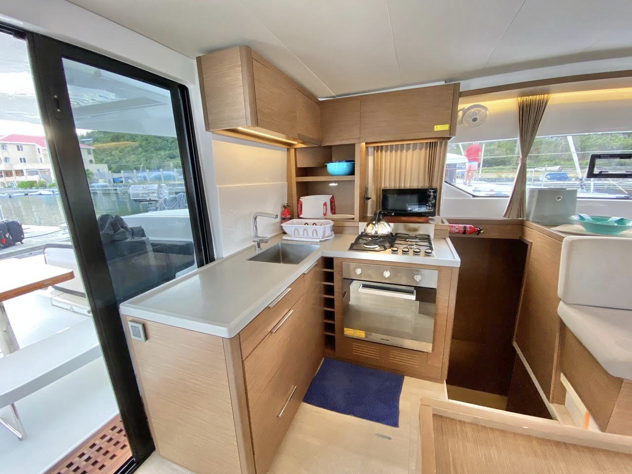 Lagoon 50 - 6 + 1 cab. — photo 8