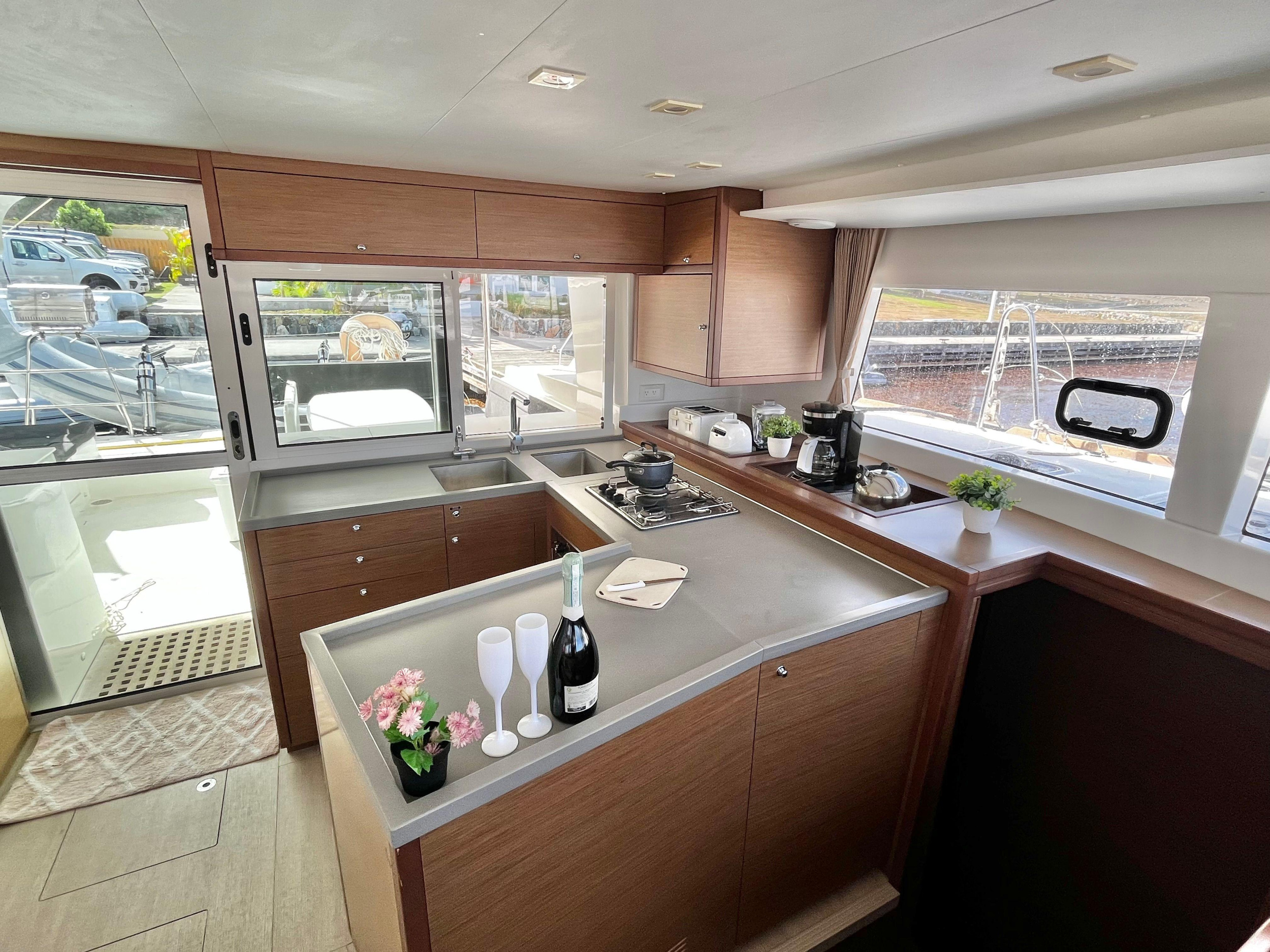 Lagoon 450 - 4 + 2 cab. — photo 4
