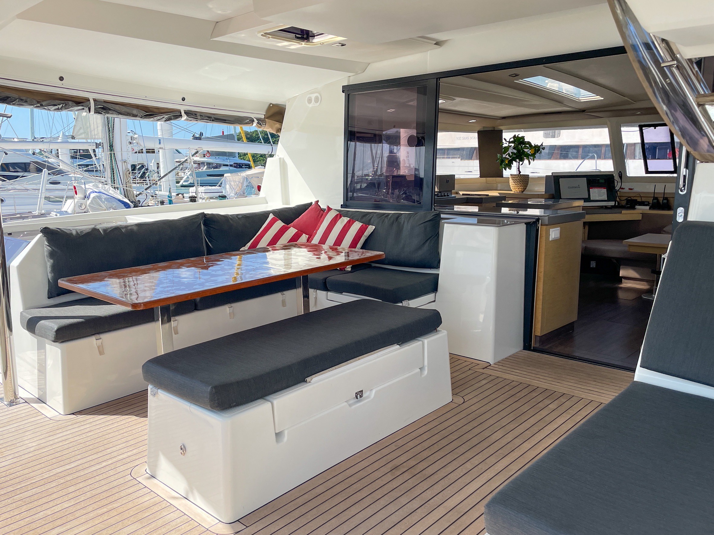 Fountaine Pajot Saona 47 Quintet - 5 + 1 cab. — photo 5