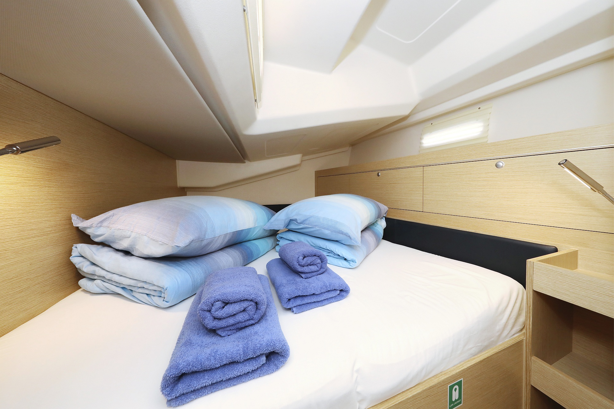 Hanse 505 - 4 + 1 cab. — photo 17