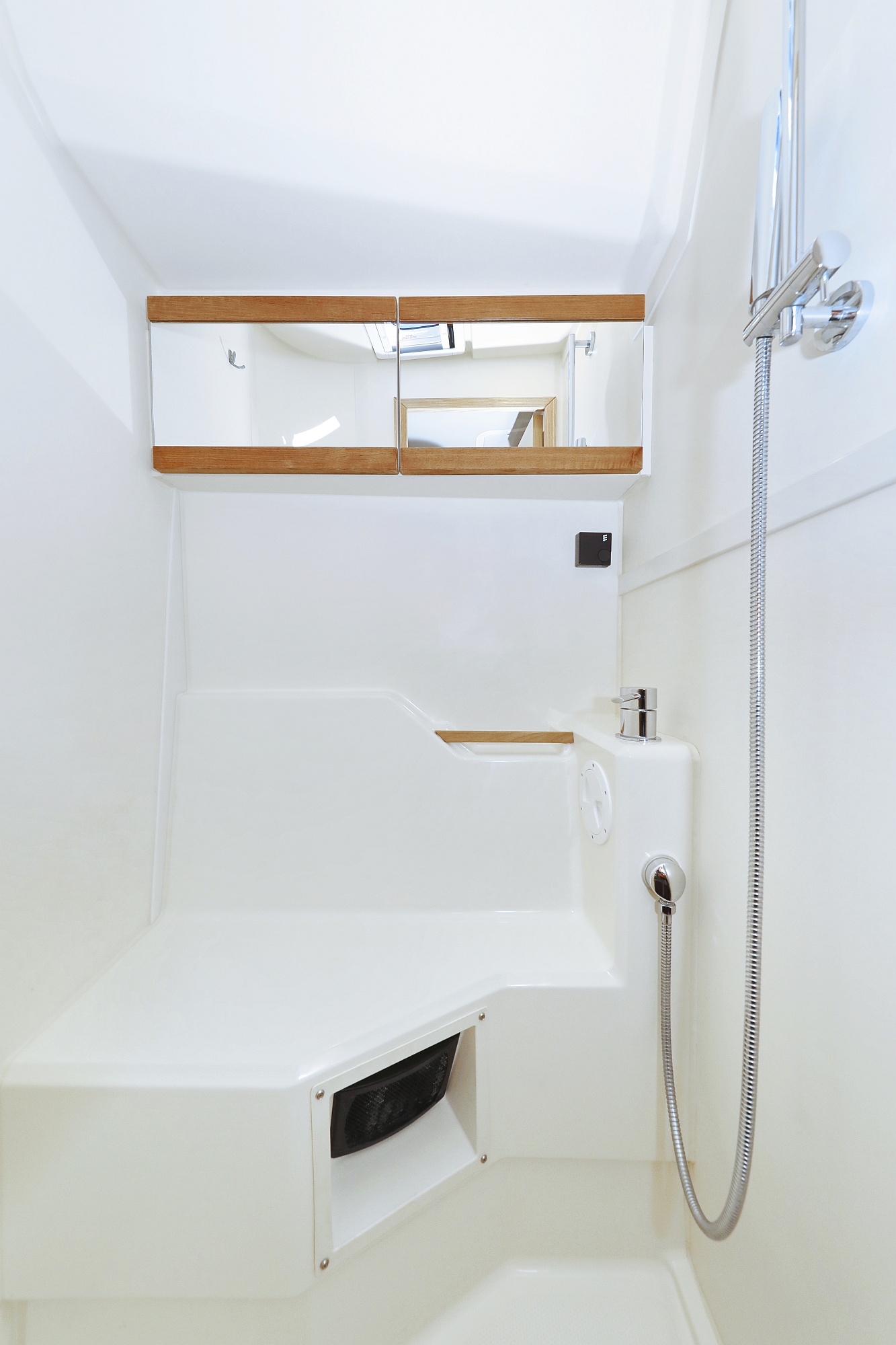 Hanse 505 - 4 + 1 cab. — photo 22