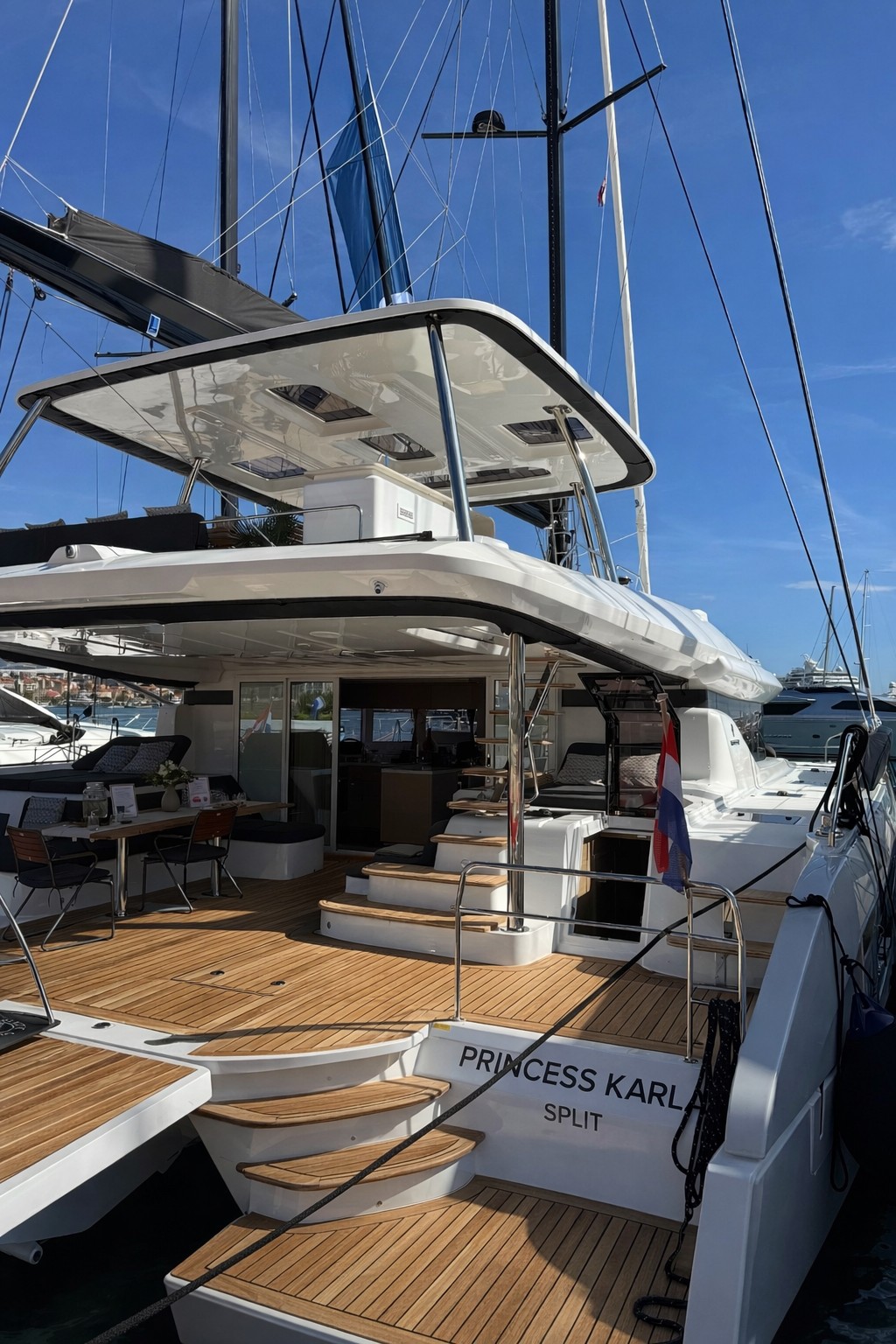 Lagoon 60 - 4 + 2 cab. — photo 14