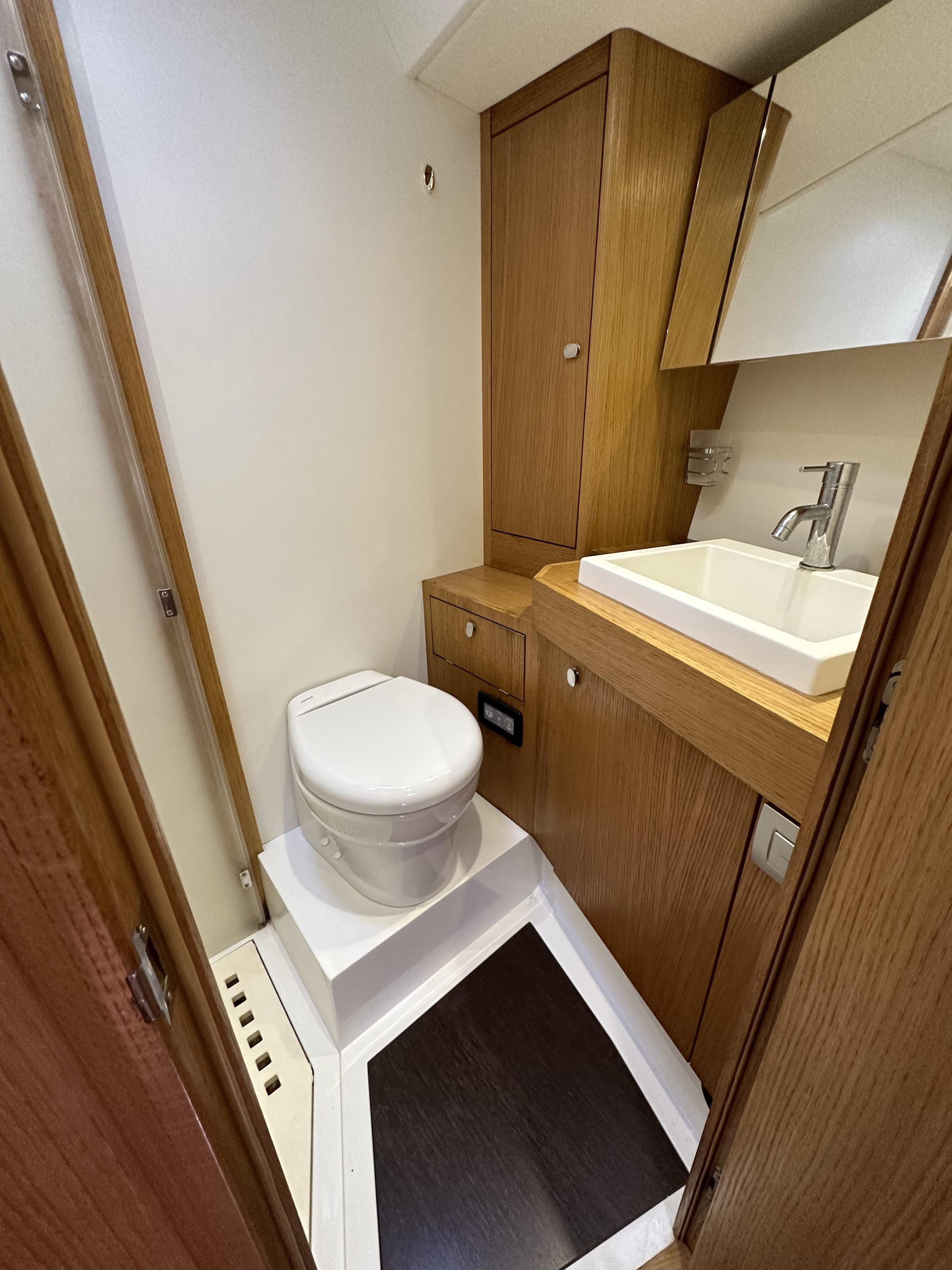 Solaris One 44 — photo 18