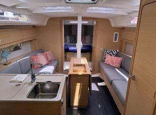 Dufour 37 - 3 cab. — photo 11