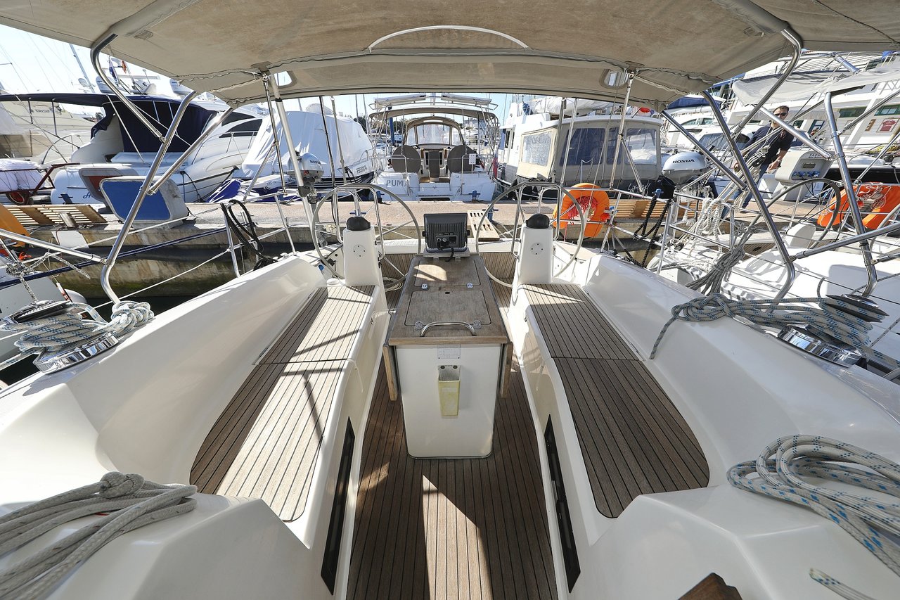 Bavaria Cruiser 40 — photo 6