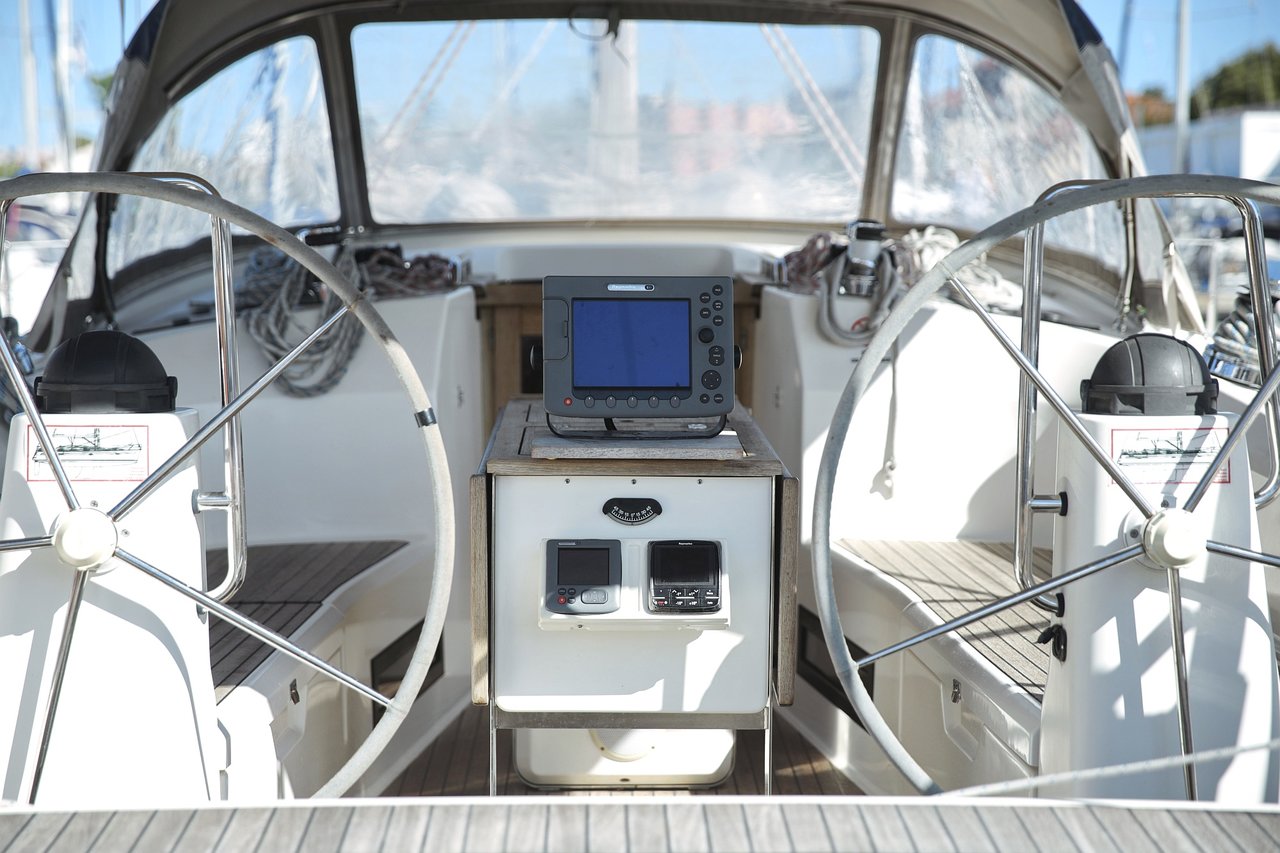 Bavaria Cruiser 40 — photo 11