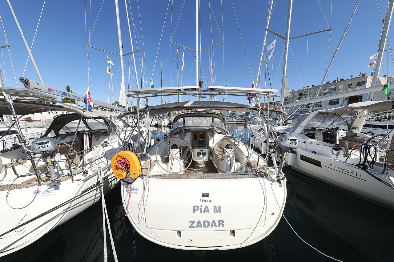 Bavaria Cruiser 40 — photo 12