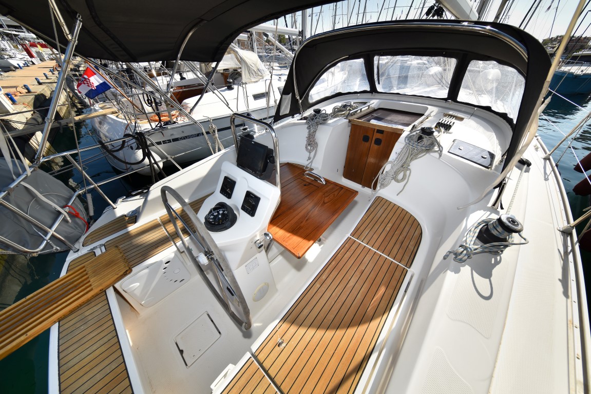 Bavaria Cruiser 36 — photo 5